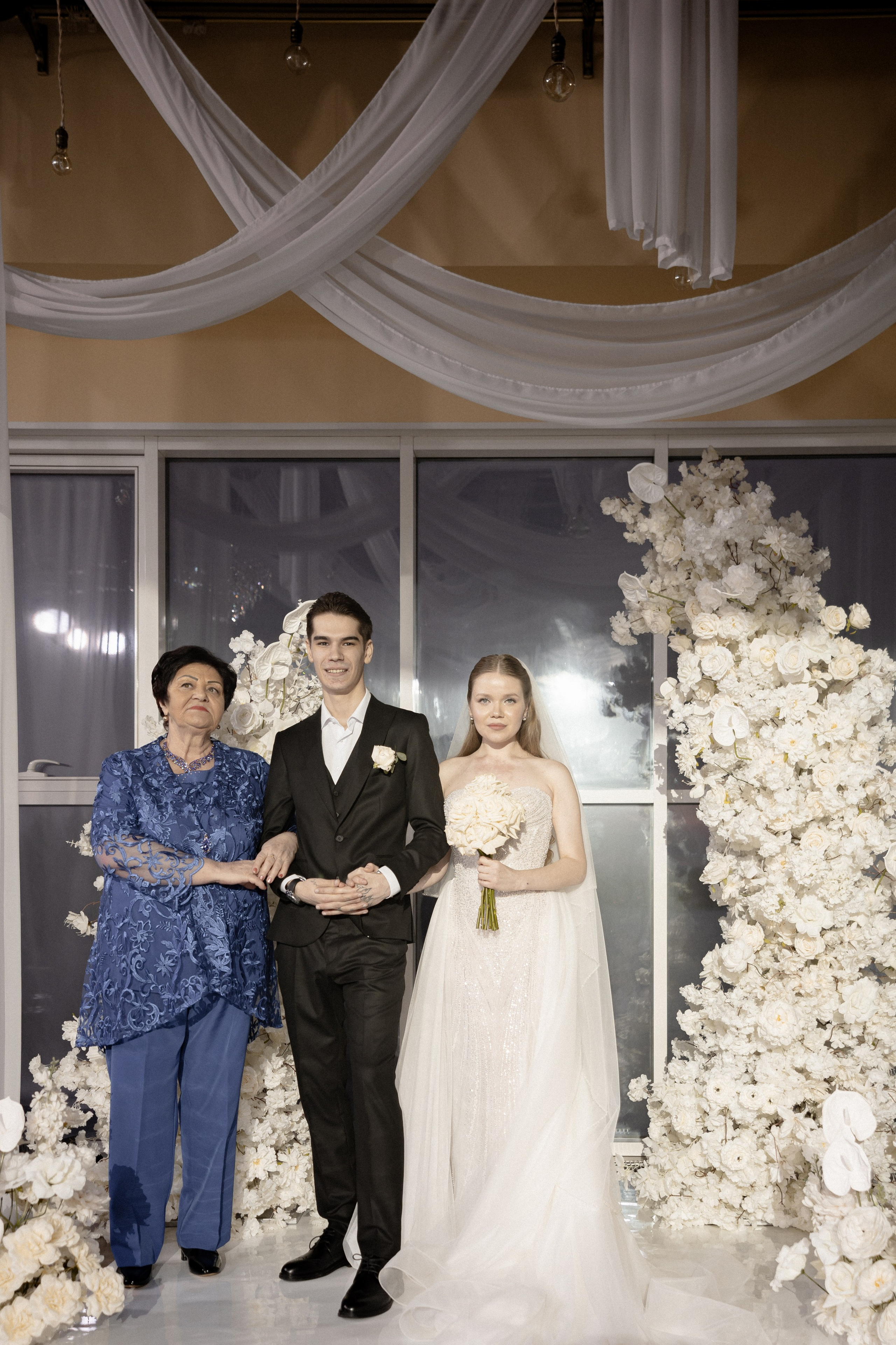 СВАДЕБНАЯ СЬЕМКА СБОРОВ В ОТЕЛЕ И ВЫЕЗД НА ЦЕРЕМОНИЮ (СНЯТО В СИБИРЕ В НИЖНЕВАРТОВСКЕ). Профессиональный фотограф, Санкт-Петербург — Виктория Богомолова