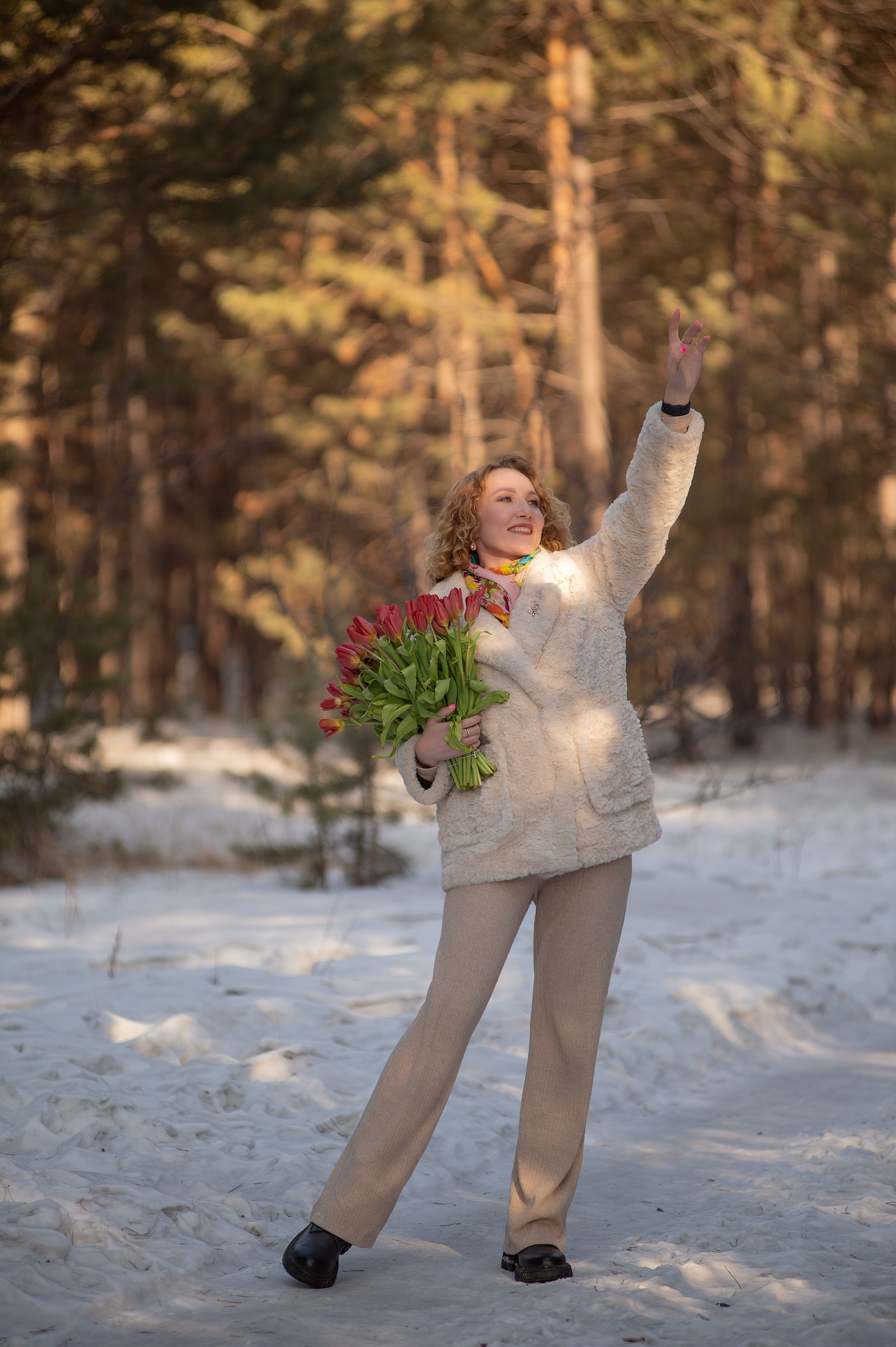 Ира тюльпаны в снегу. Фотограф Виктория Воронина
