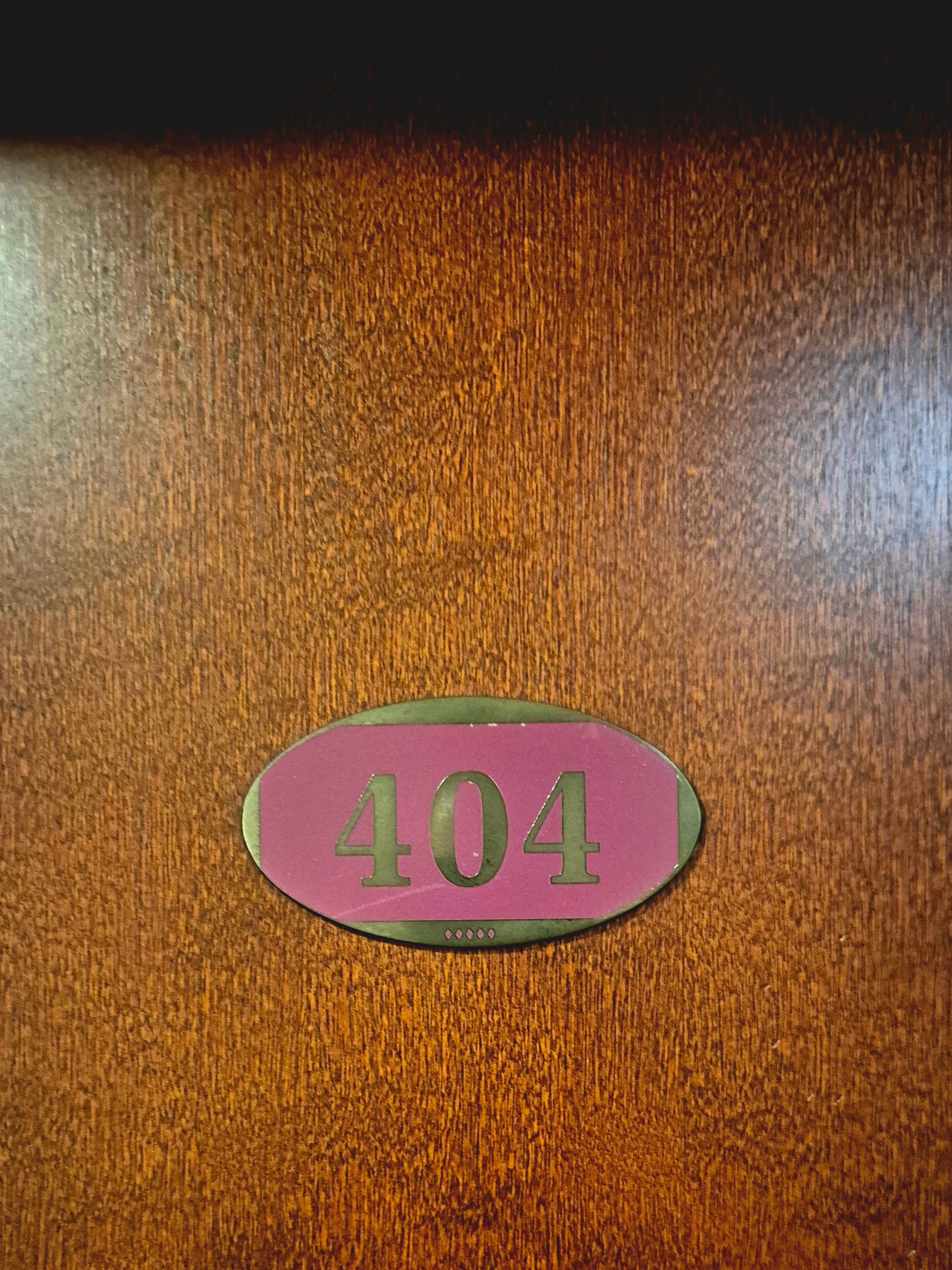 Многообещающий ИТшнику номер комнаты в отеле. Отчасти оправдал себя