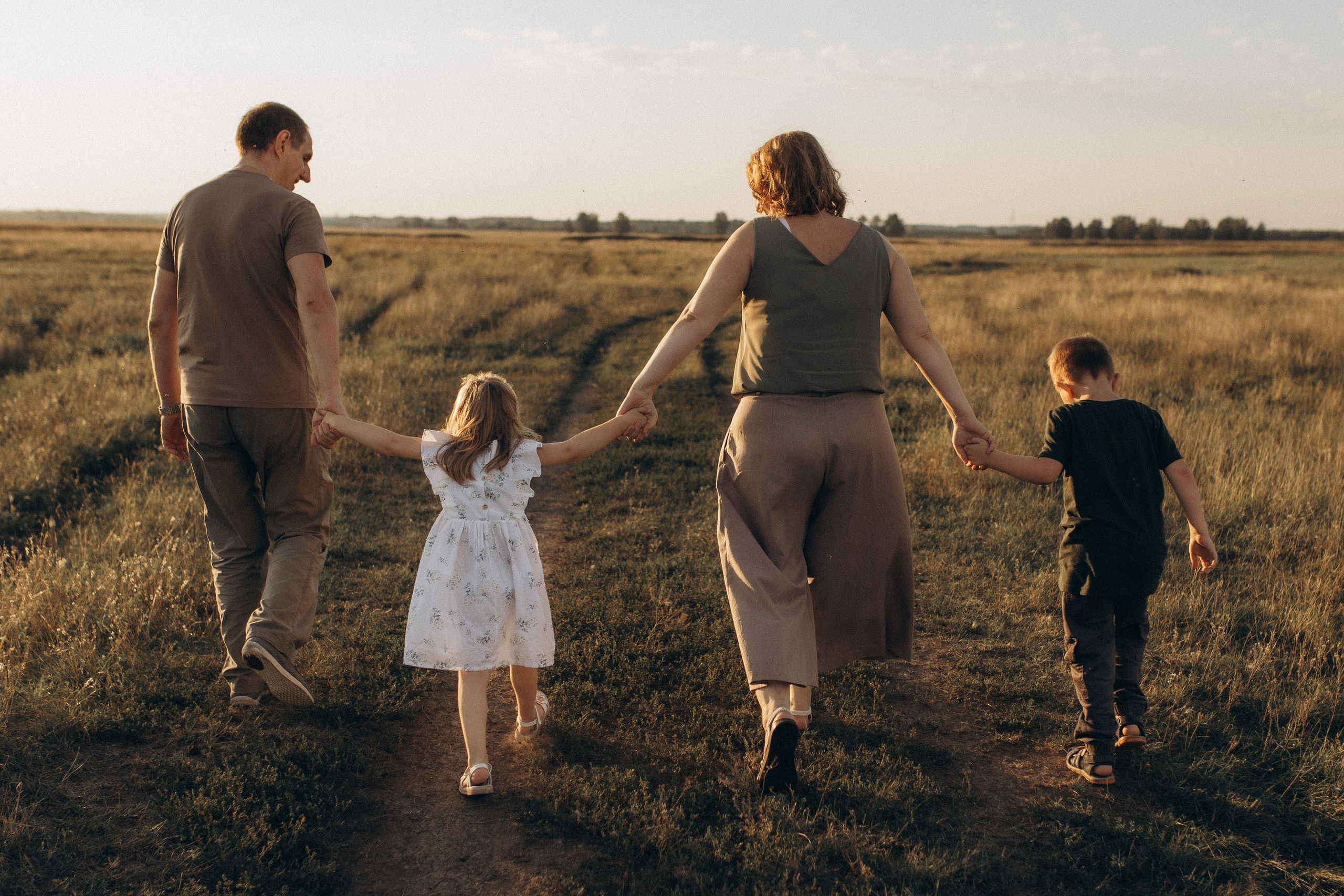 Летняя история в поле. Семейный фотограф lifestyle в Новосибирске Елена Шпилевая