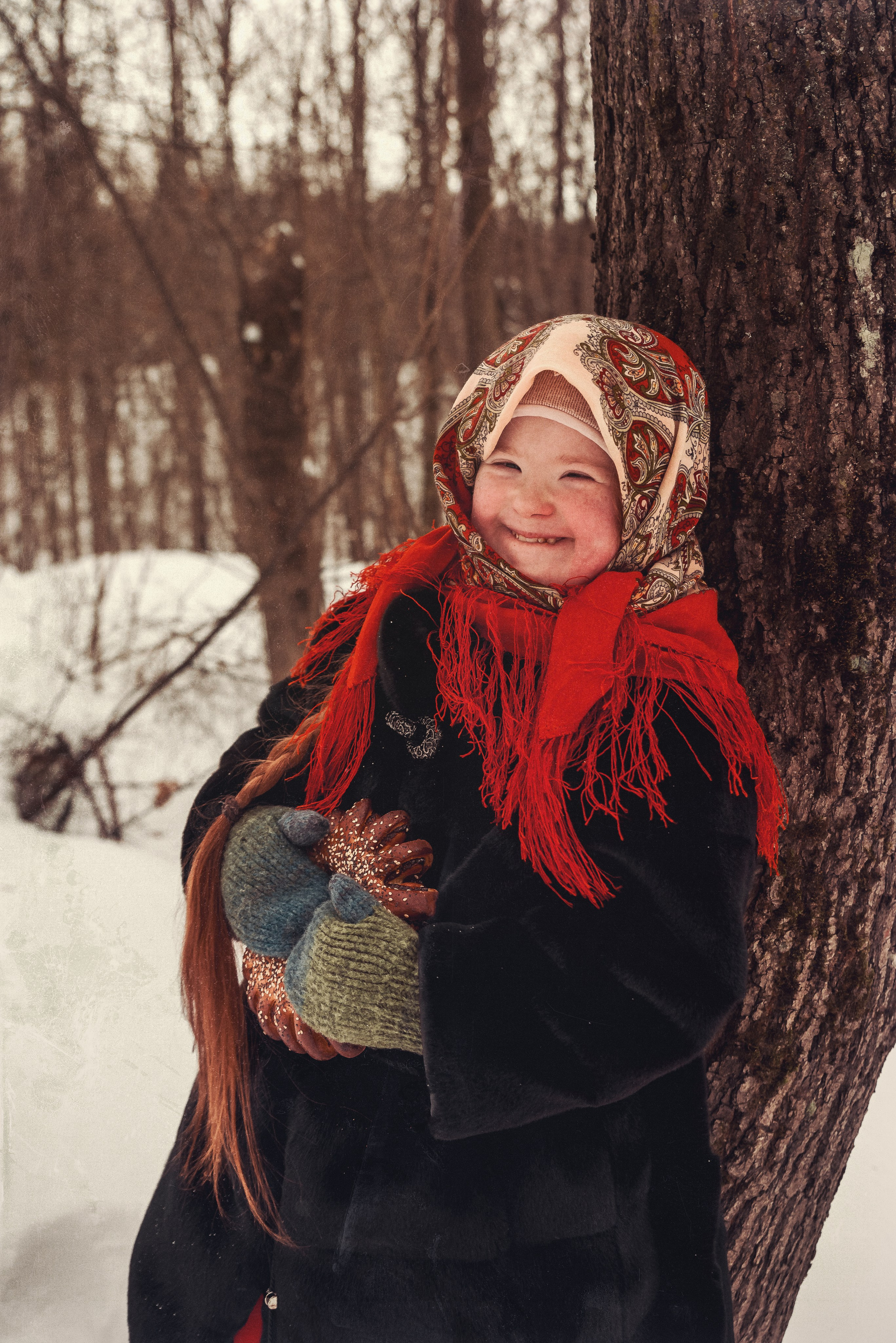 Варя и волк — по мотивам красной шапочки. Фотограф Крещение Венчание Москва