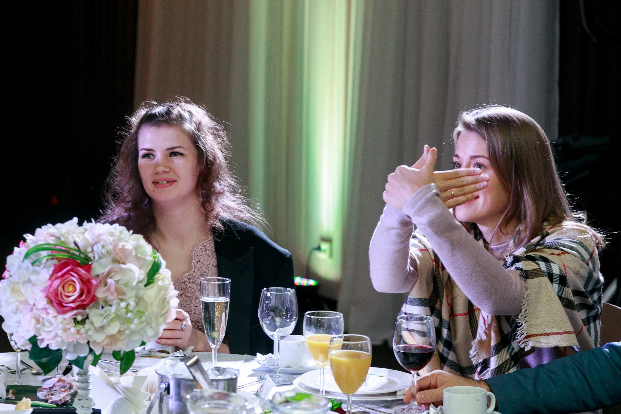 Свадьба с огоньком. Фотограф крещение венчание в Петербурге! Помогает подобрать храм и посоветовал душевного батюшку в СПб