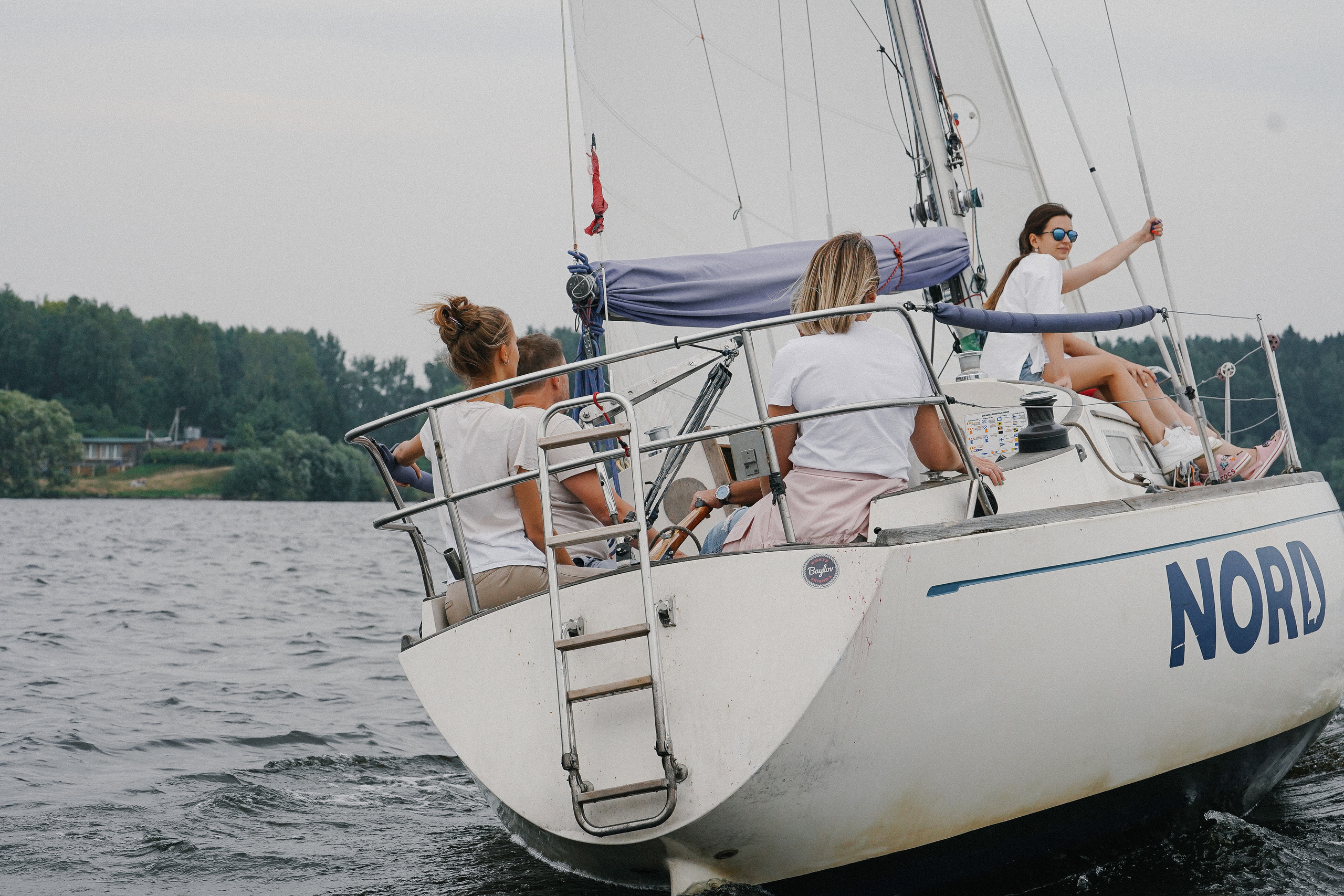 Фотограф на регату на Пироговском водохранилище