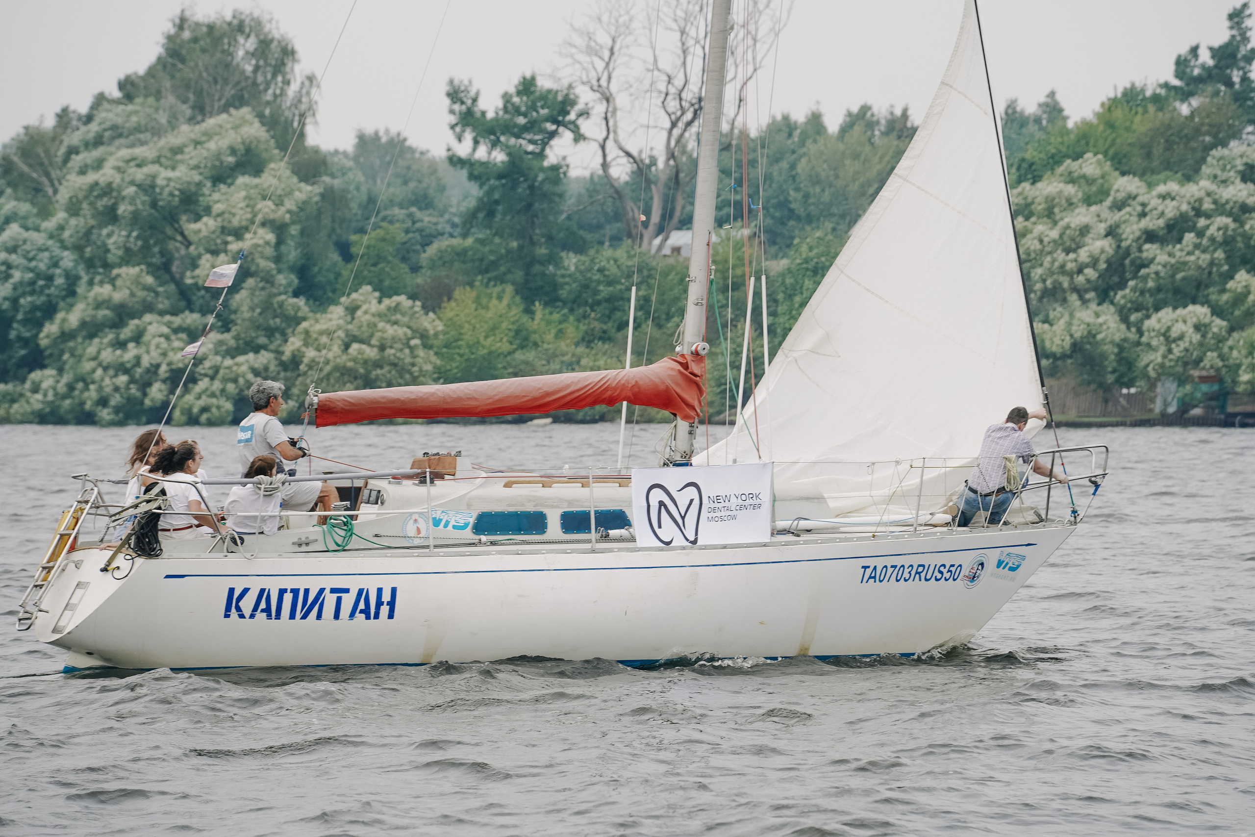Фотограф на регату на Пироговском водохранилище