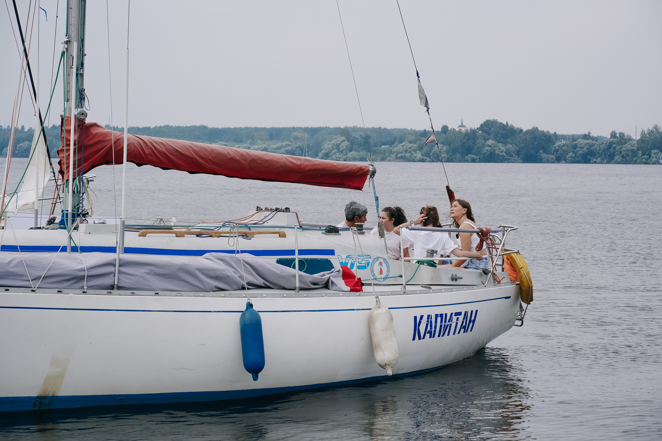 Фотограф на регату на Пироговском водохранилище