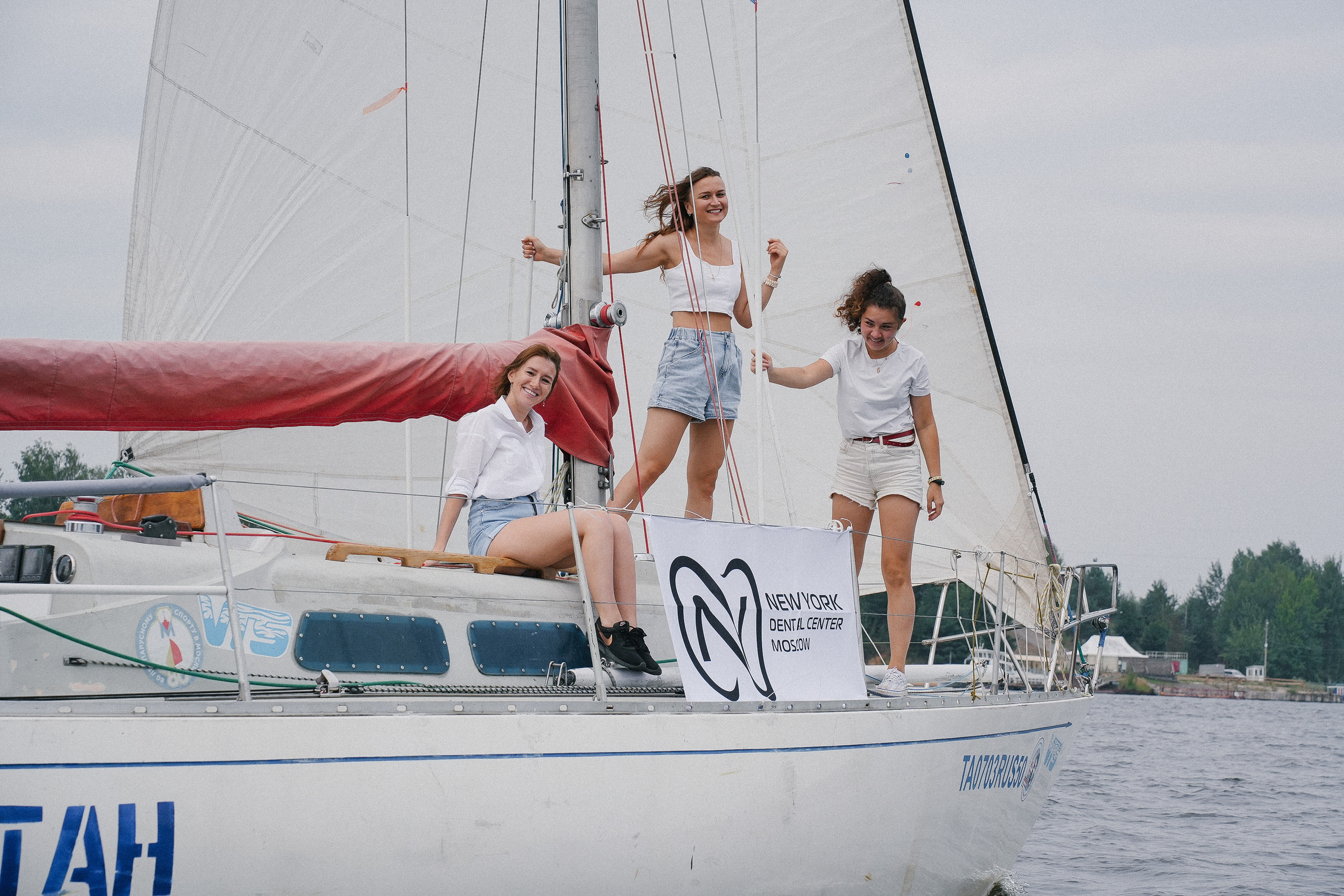 Фотограф на регату на Пироговском водохранилище