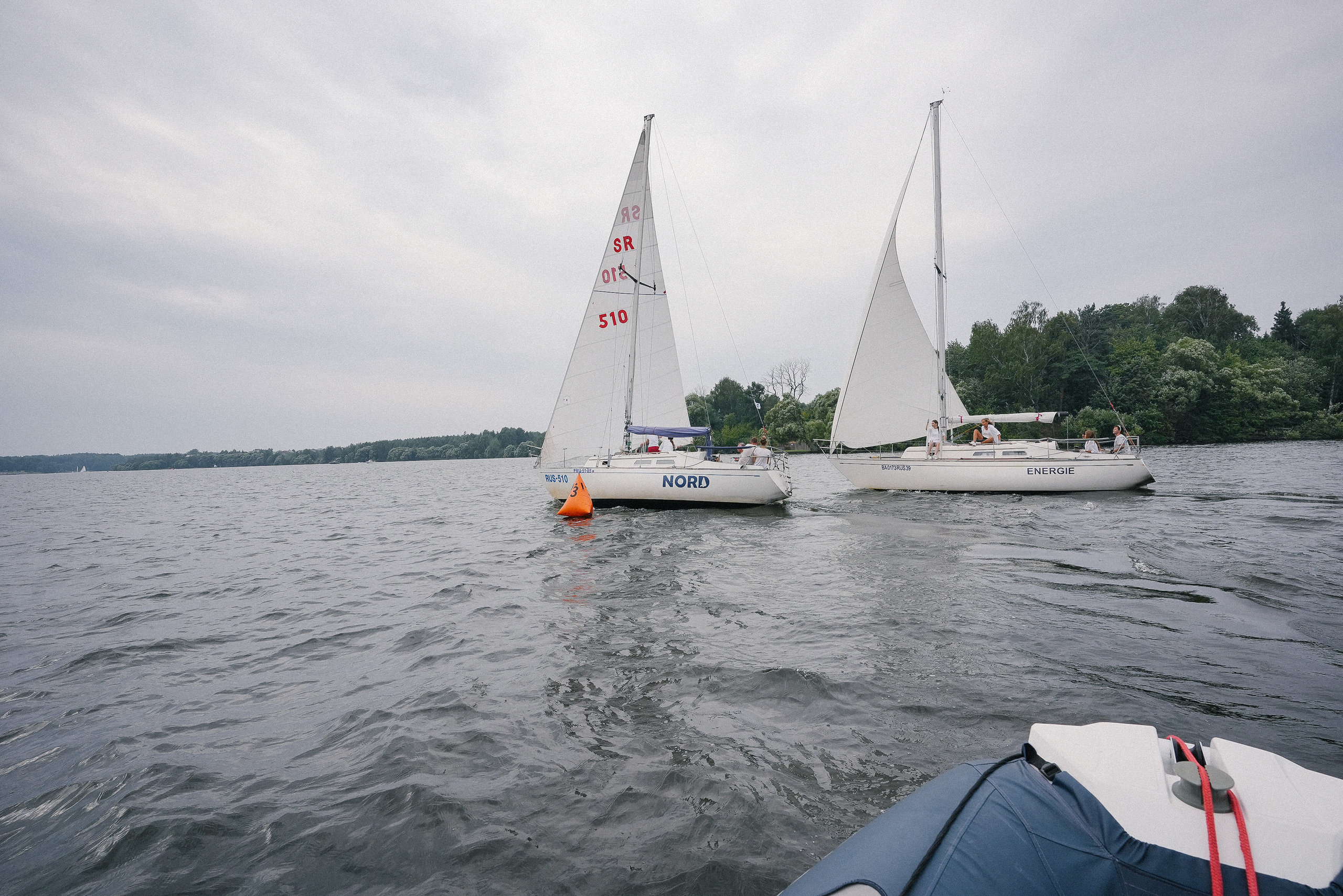 Фотограф на регату на Пироговском водохранилище