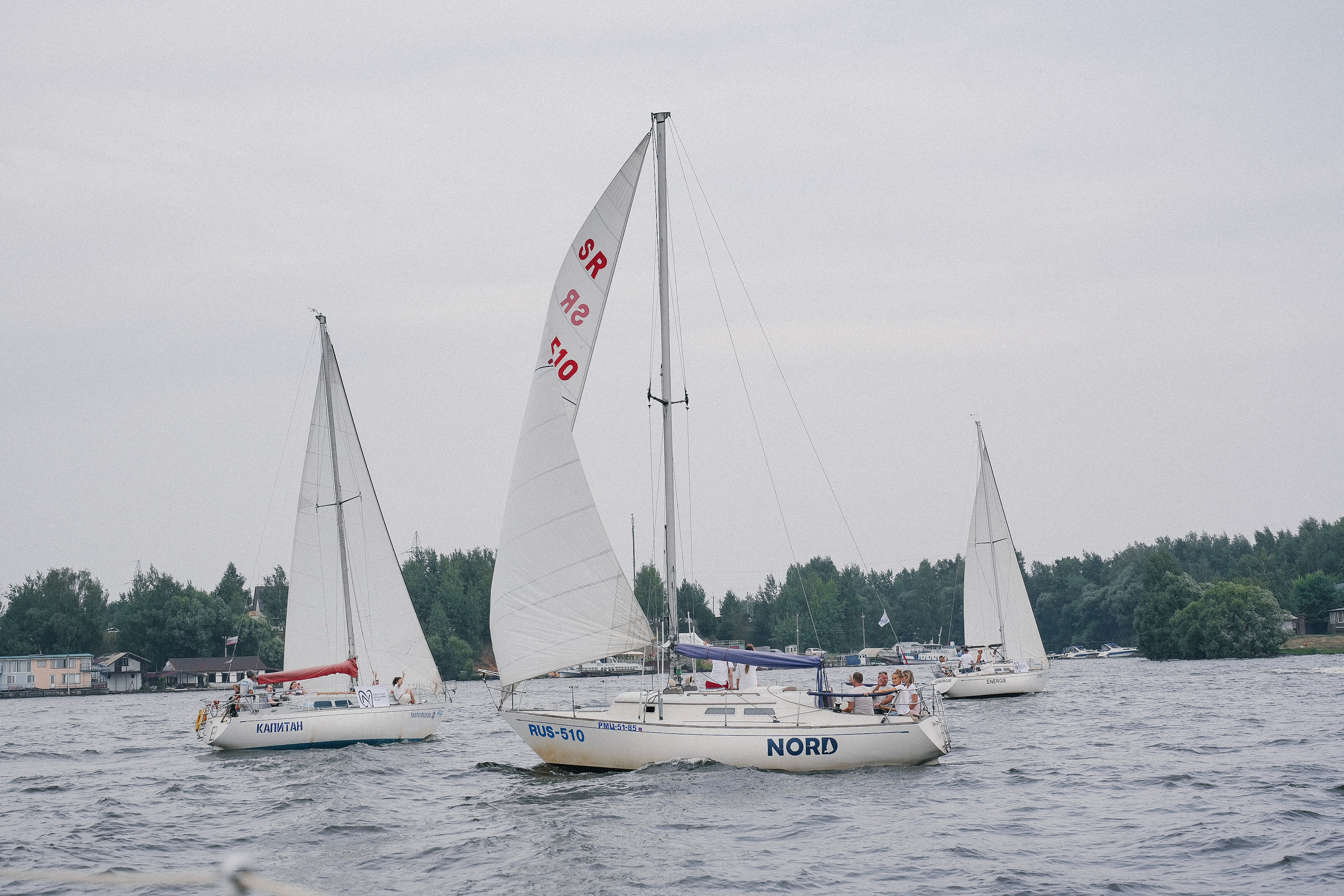 Фотограф на регату на Пироговском водохранилище