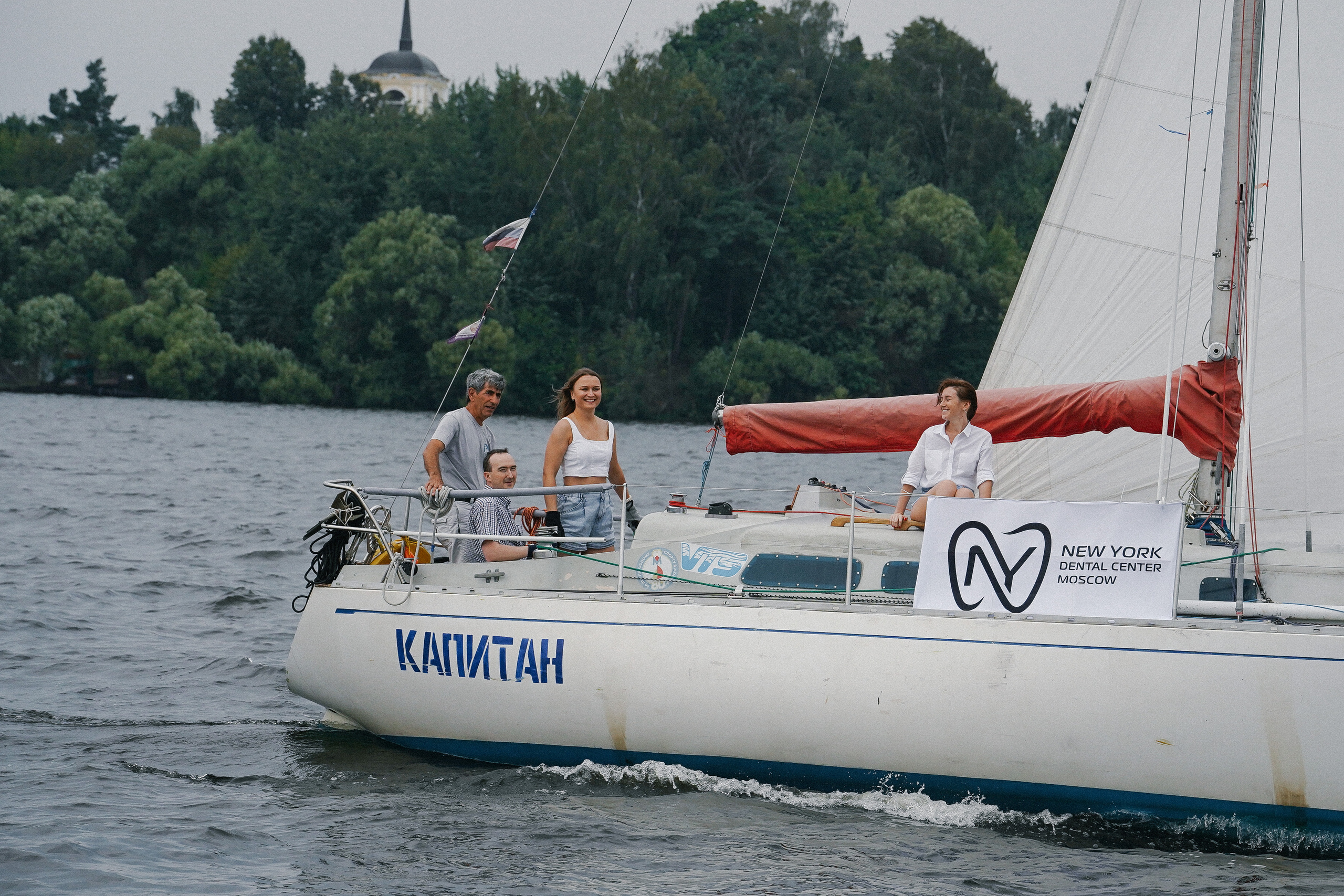 Фотограф на регату на Пироговском водохранилище