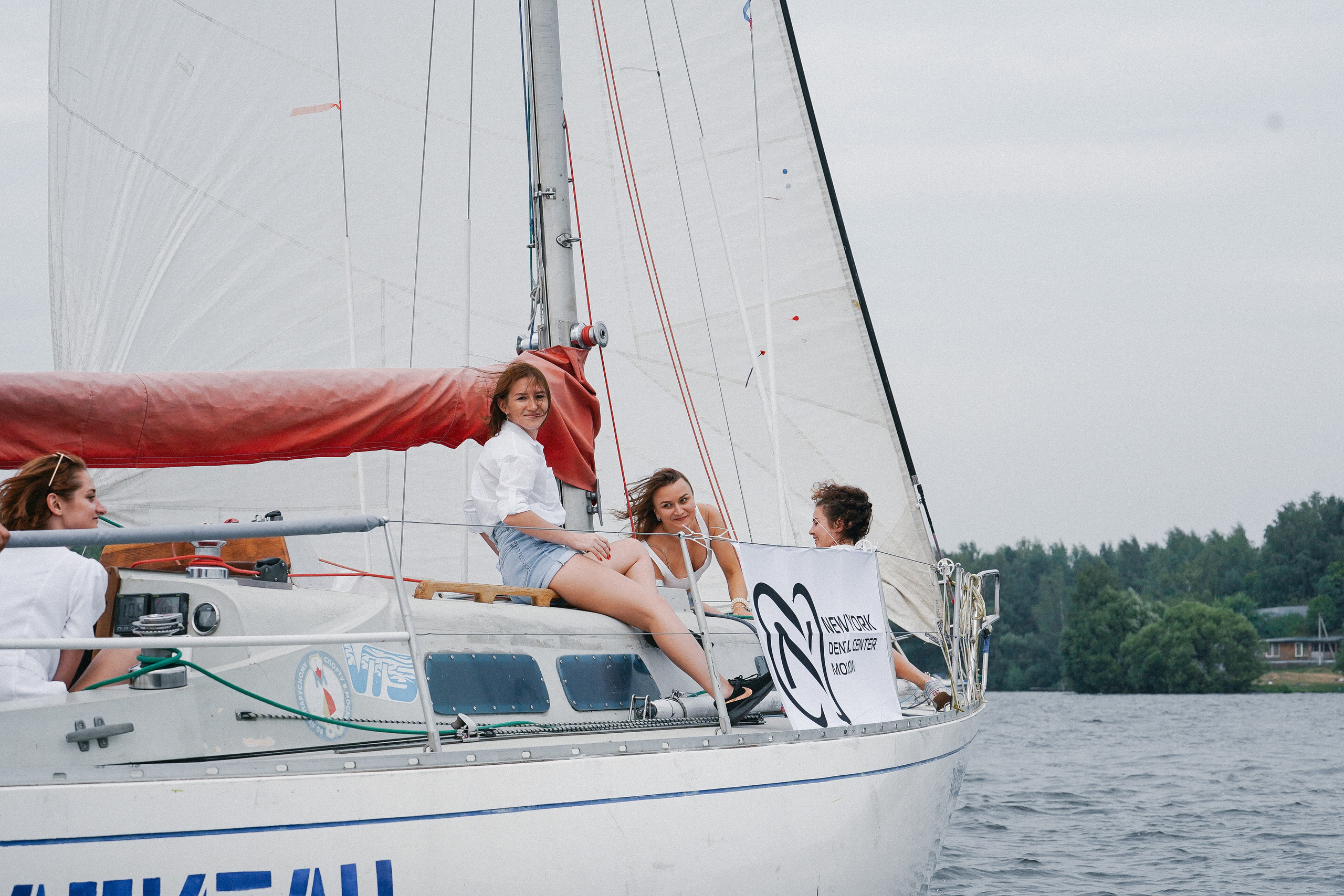 Фотограф на регату на Пироговском водохранилище