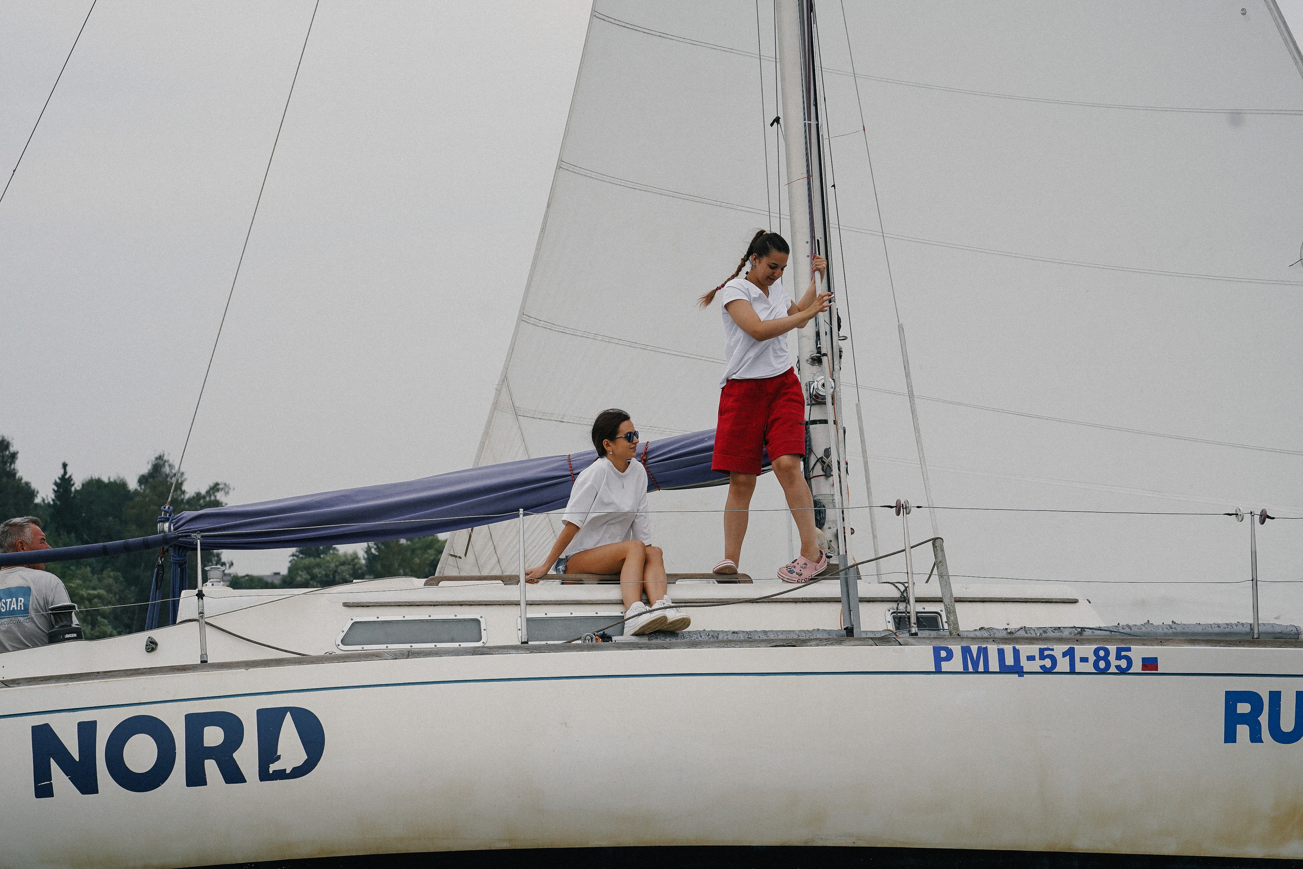 Фотограф на регату на Пироговском водохранилище
