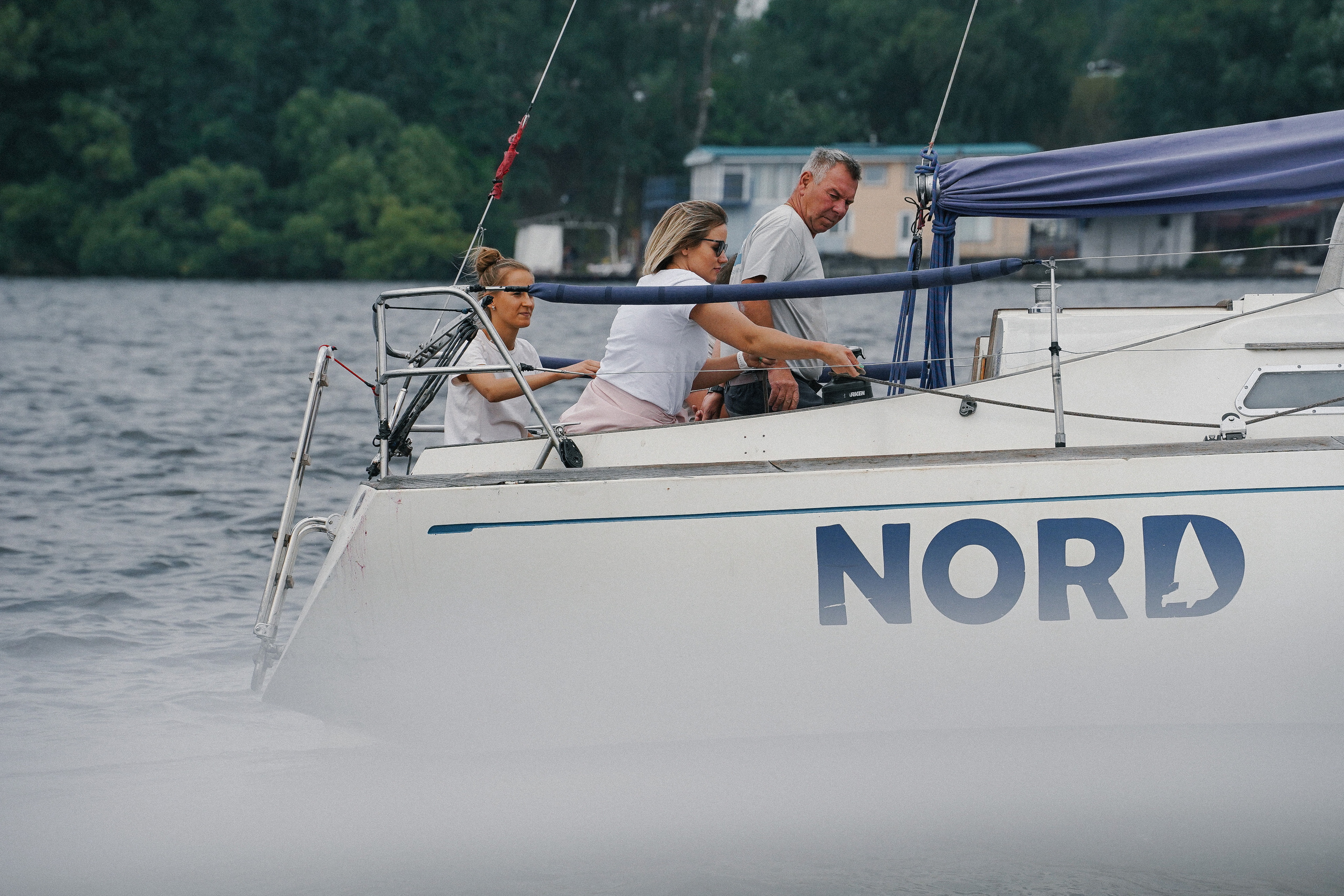 Фотограф на регату на Пироговском водохранилище