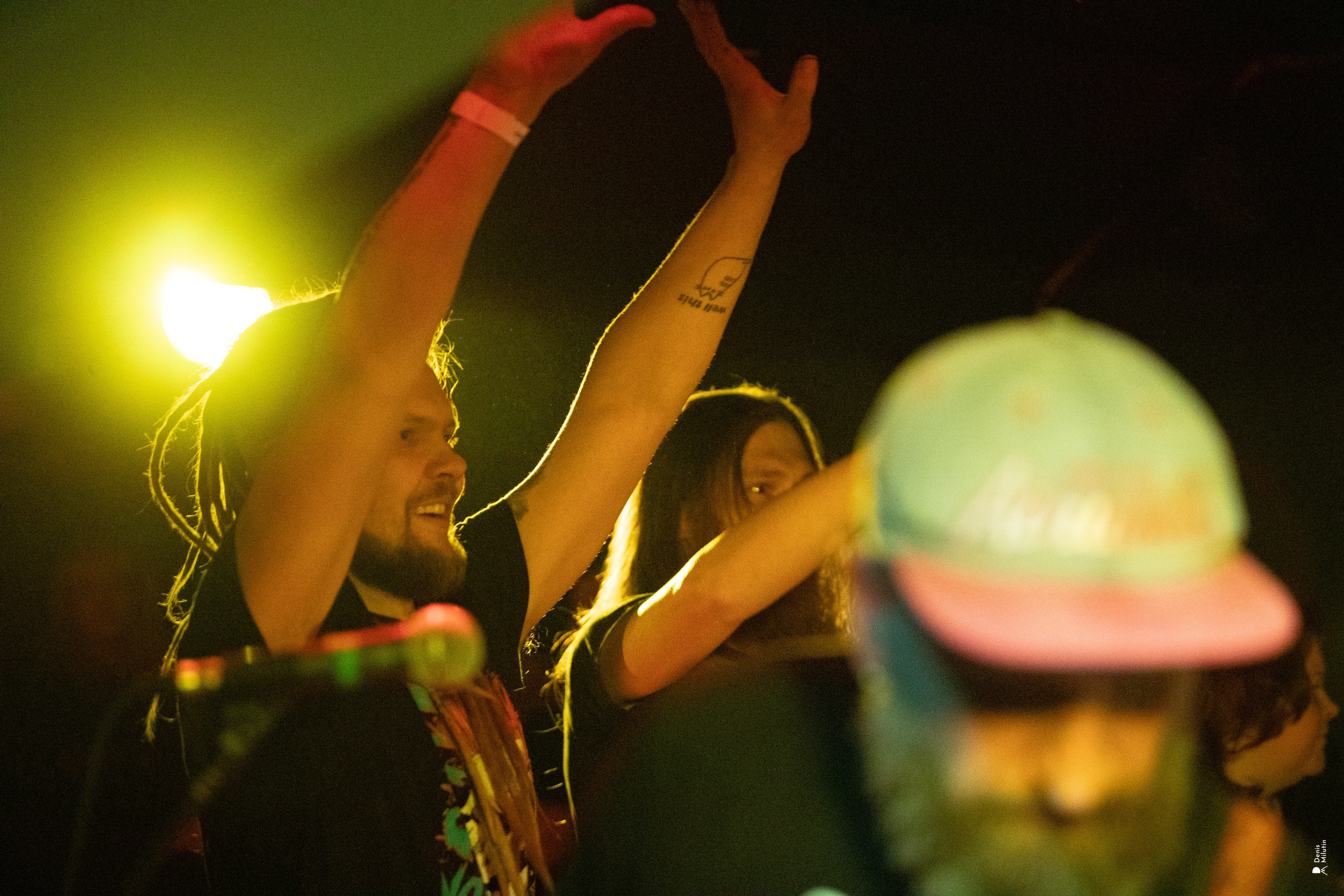 Рядом Ассенизаторы. Портретный фотограф Денис Милютин