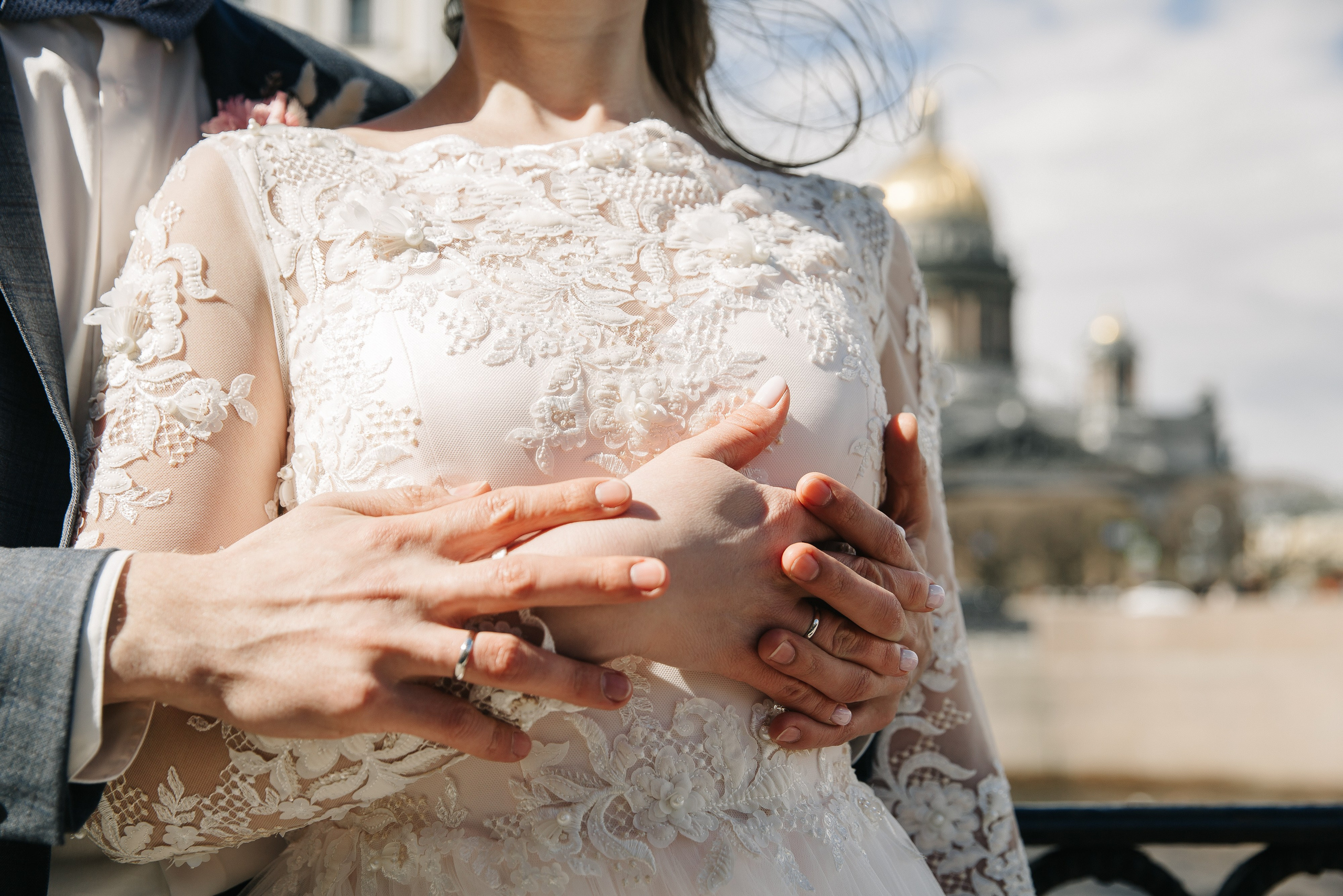 МАЙ | Дворец № 1, Атланты, Эрмитажный дворик. Свадебный фотограф в Санкт-Петербурге Полина Корзухина