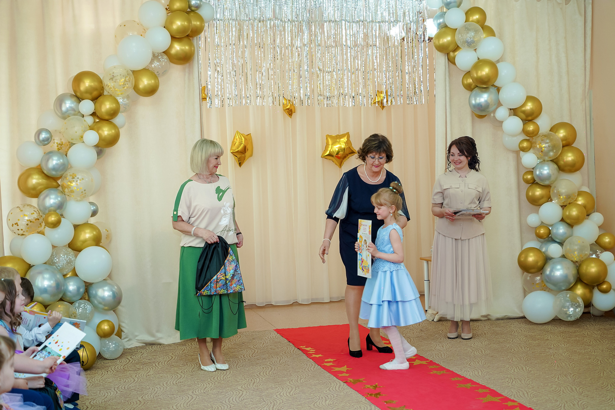 Фотосъемка видеосъёмка фотограф видеооператор новогодних утренников  в. Фотограф, видеооператор Нина Коршунова