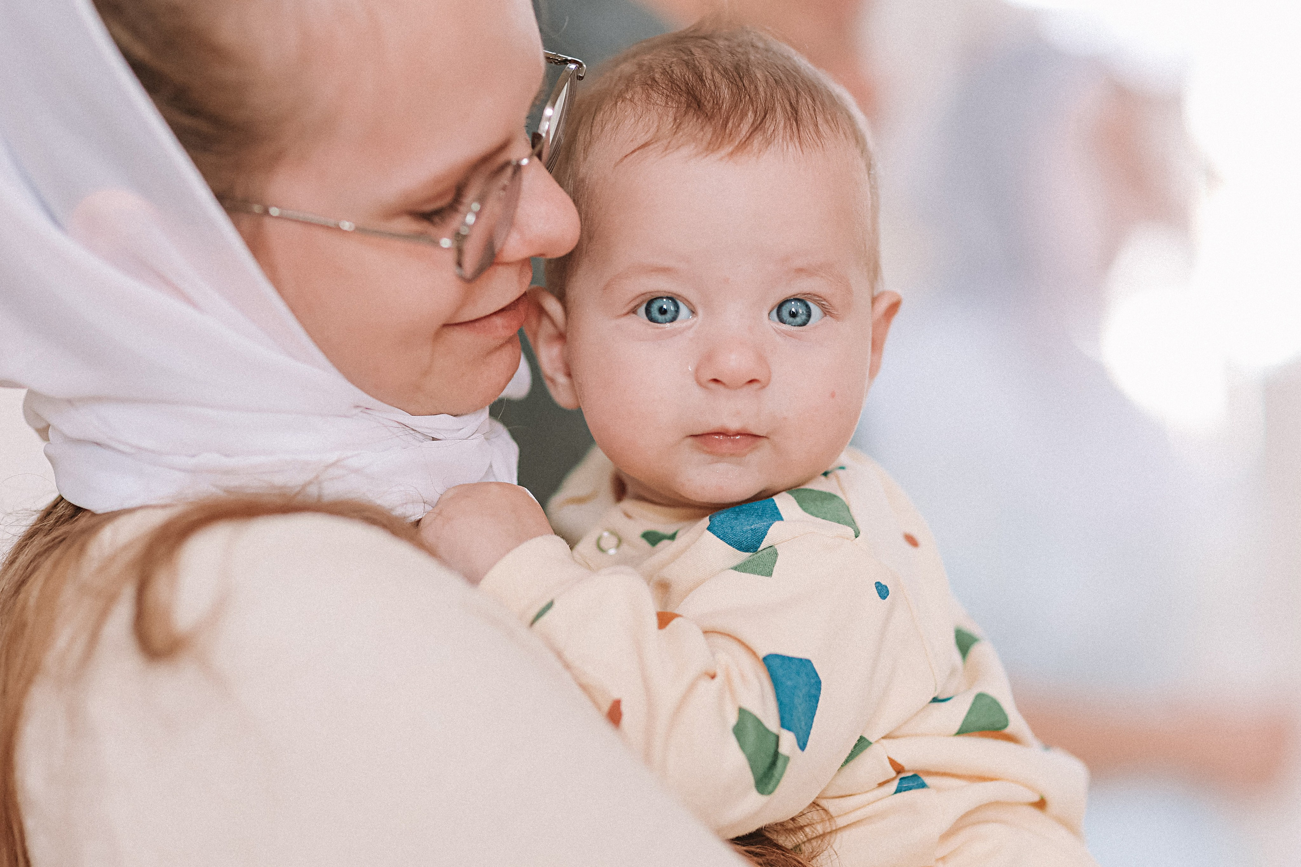 Крещение церковь около моста влюбленных. Семейный фотограф Тюмень, фотограф на роды Салмина Мария