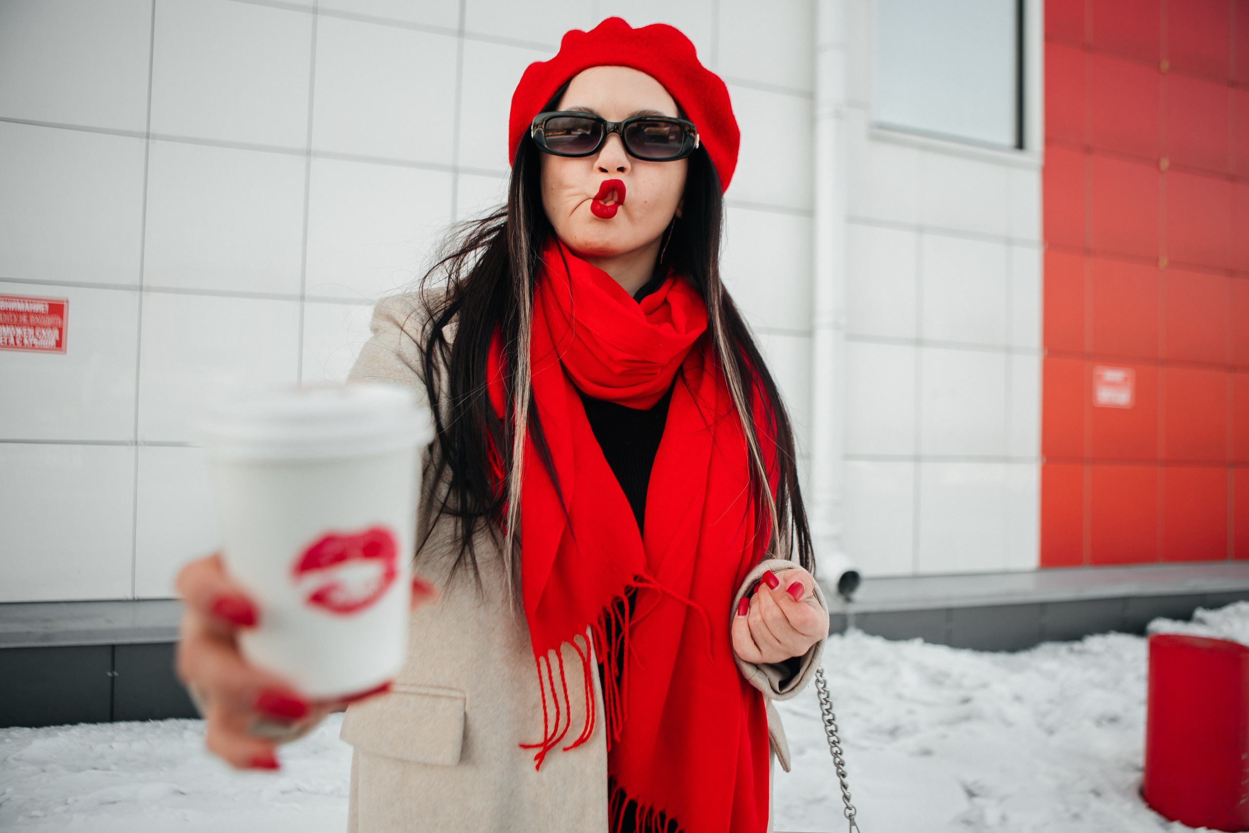 Фотосессия девушки в красном. Дарья Белякова. Свадебный, детский и семейный фотограф в городе Бийск