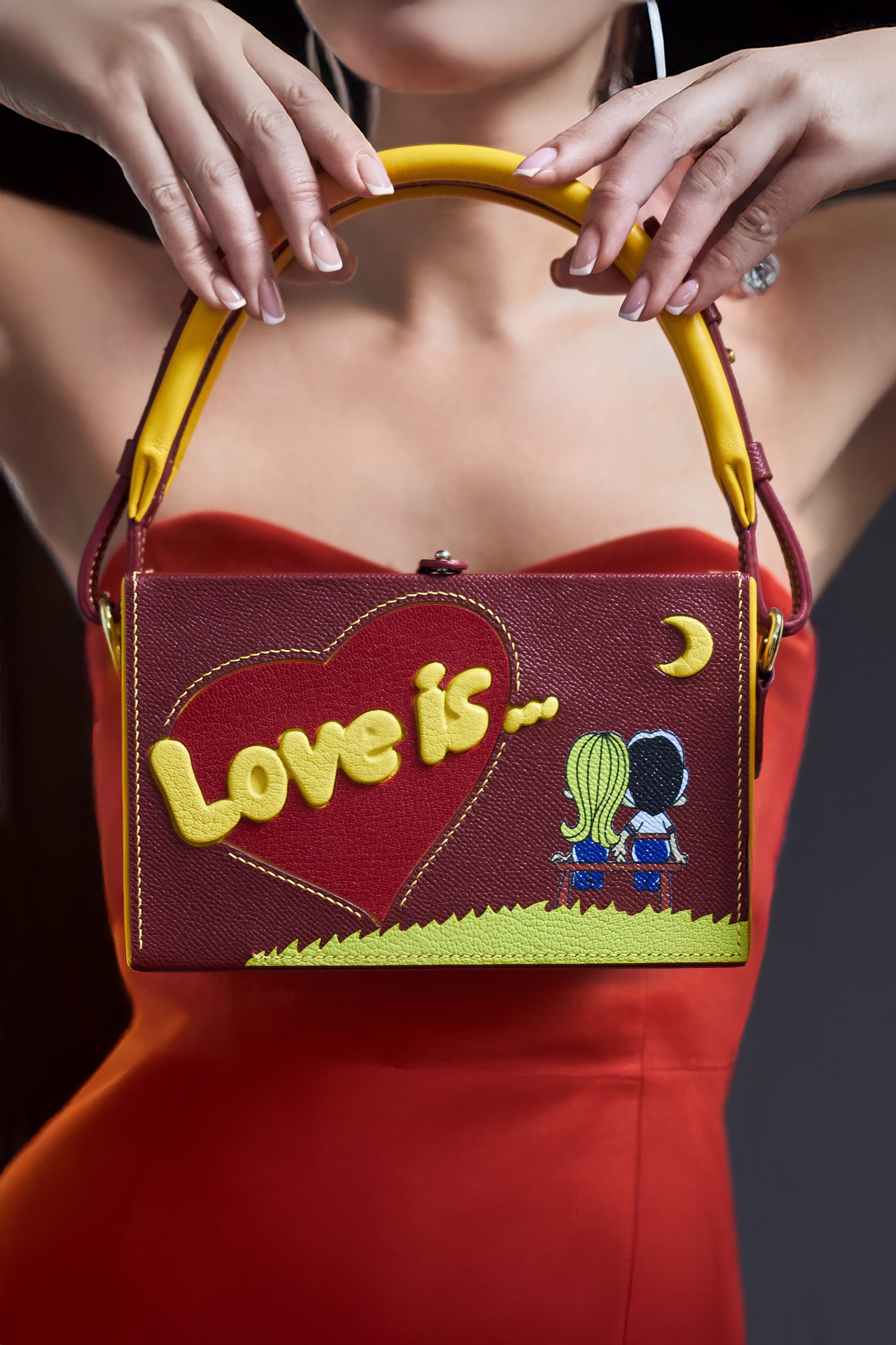 Сумка LOVE IS…. Частный мастер — дизайнер по созданию аксессуаров из кожи Олег Шарыгин