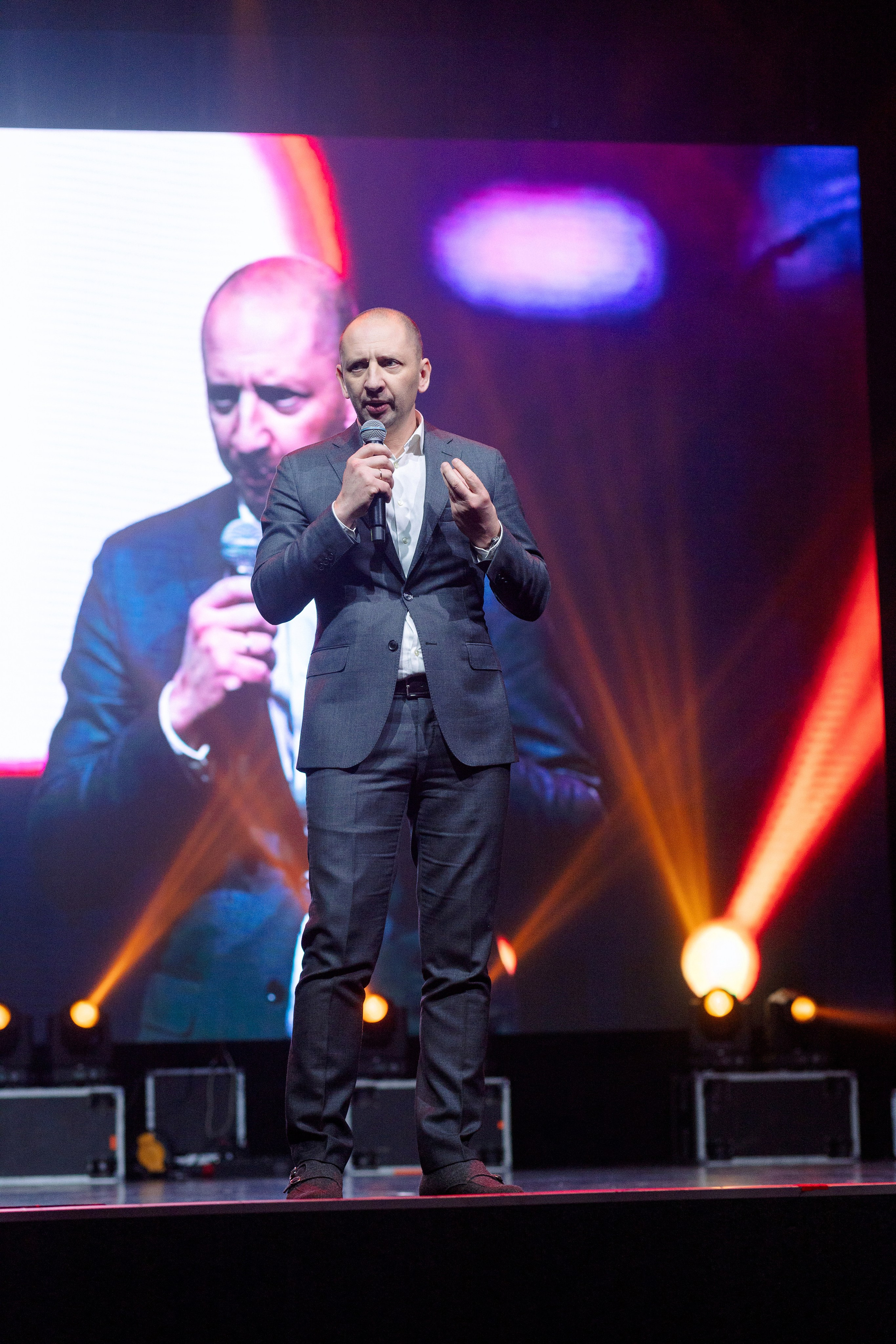 РЕПОРТАЖ: НОВЫЙ ГОД В ДК МЕТАЛЛУРГ. Профессиональный фотограф в Ижевске Леша Петров