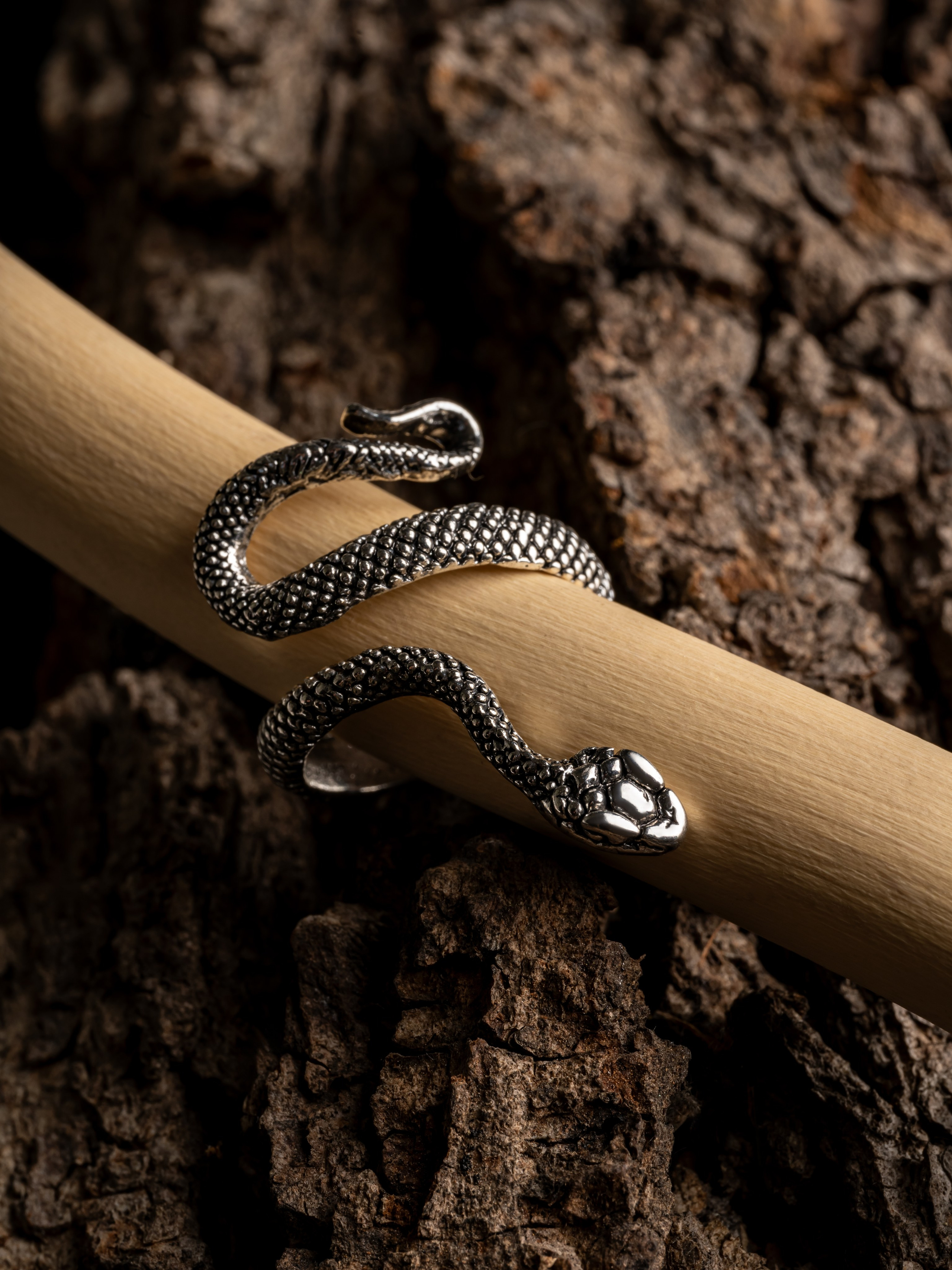 Кольца. Предметная фотосъемка в г. Москва PREDMETKASTUDIO