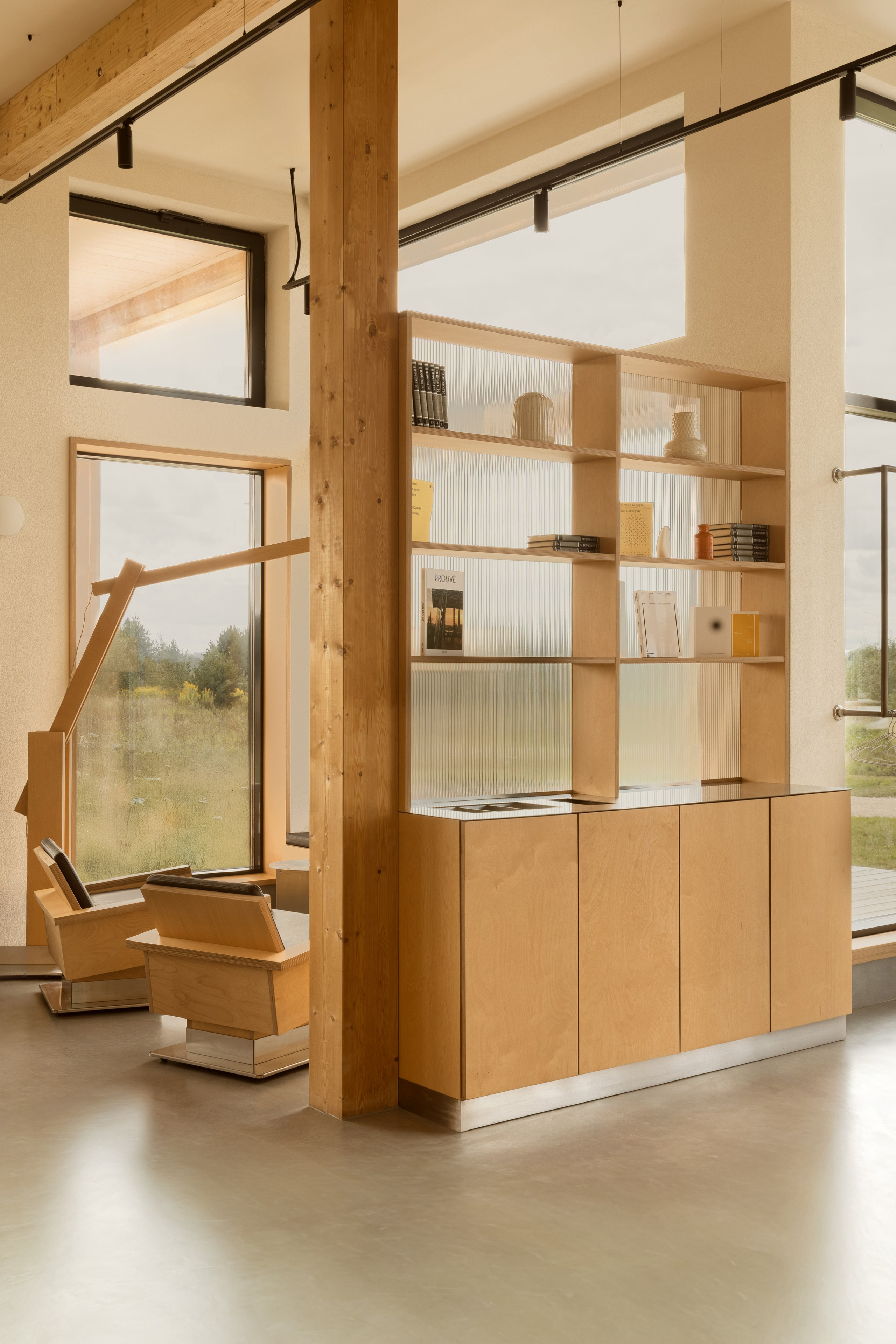 Модернистское кафе-пиццерия на природе: проект FruitDesign с акцентом на созерцание. Интерьерный фотограф в Нижнем Новгороде и Москве Владимир Гудков