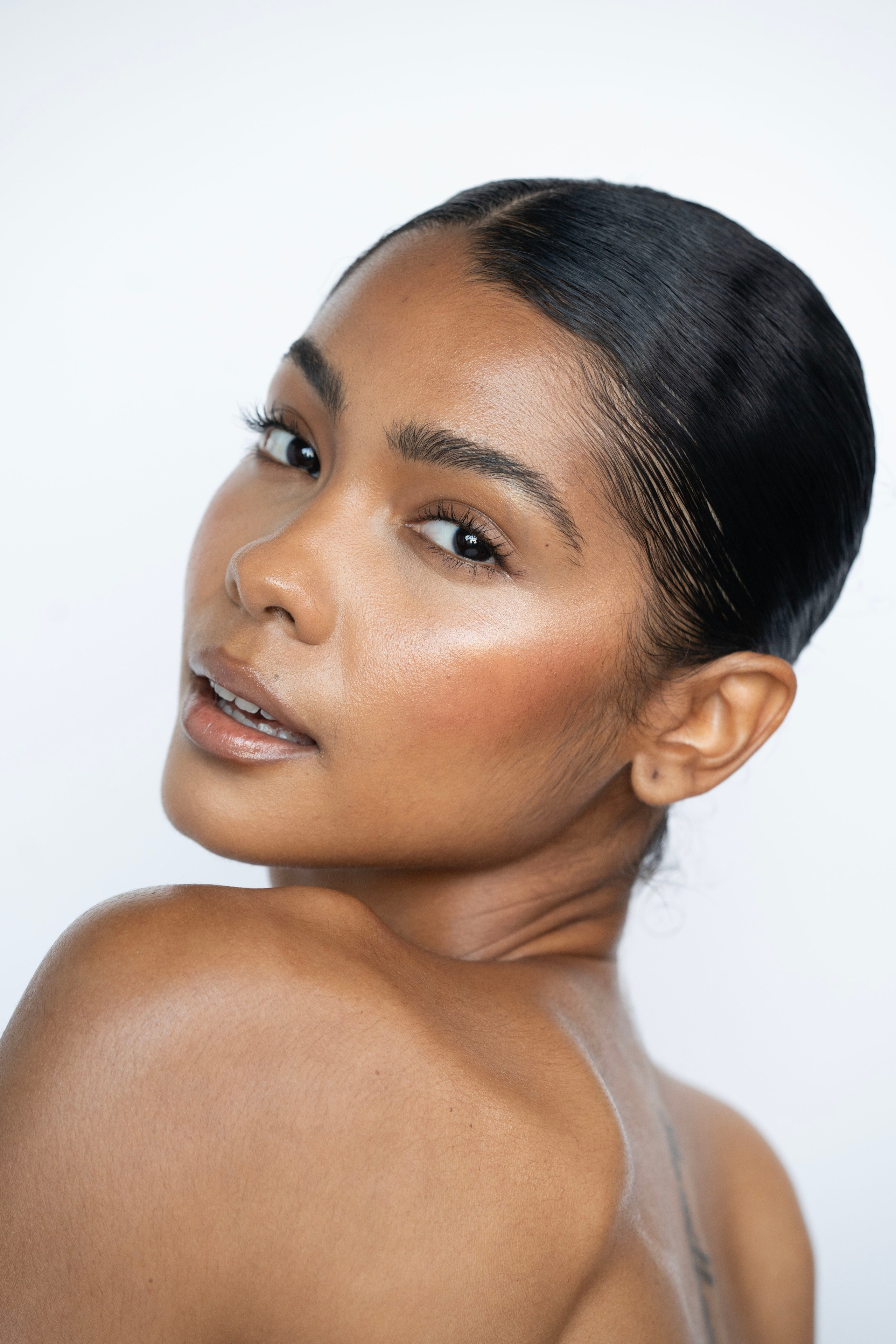 BEFORE/AFTER. Professional retoucher