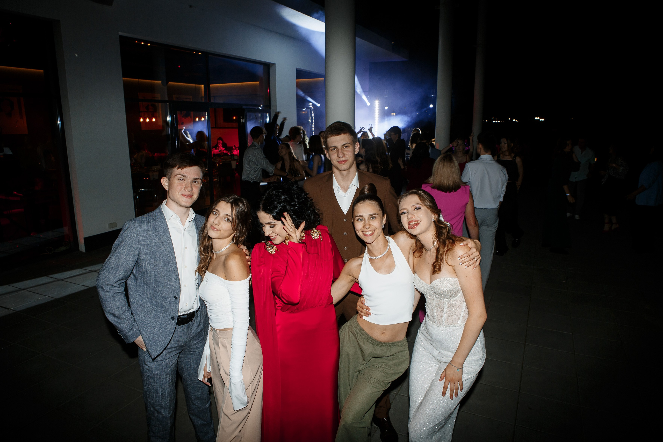 Выпускной Гимназия 12 2024 OpenHouse. Свадебный и портретный Фотограф в Липецке Дмитрий Котюков