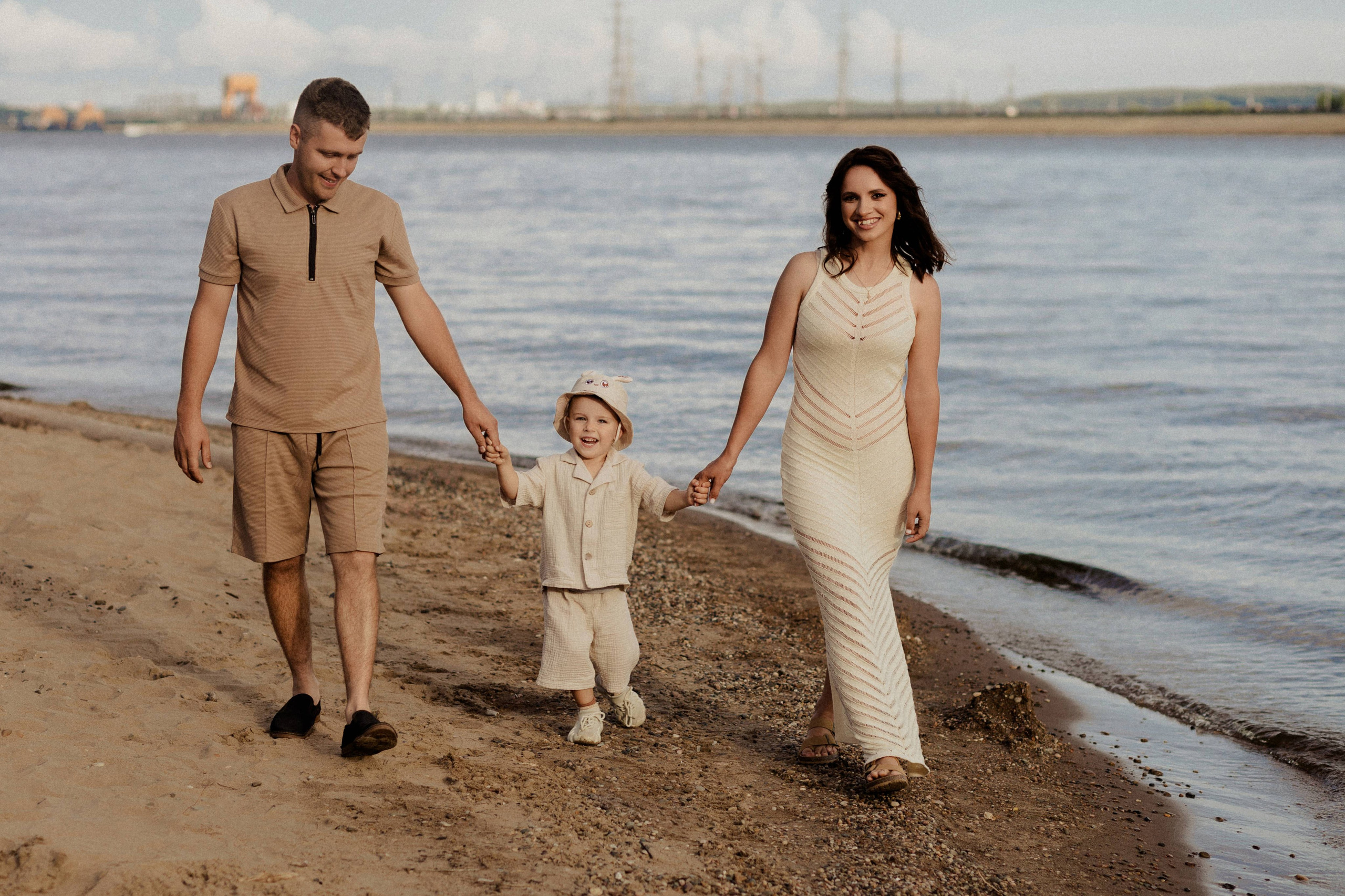 Вова, Лена и Егор. Свадебный фотограф Чайковский