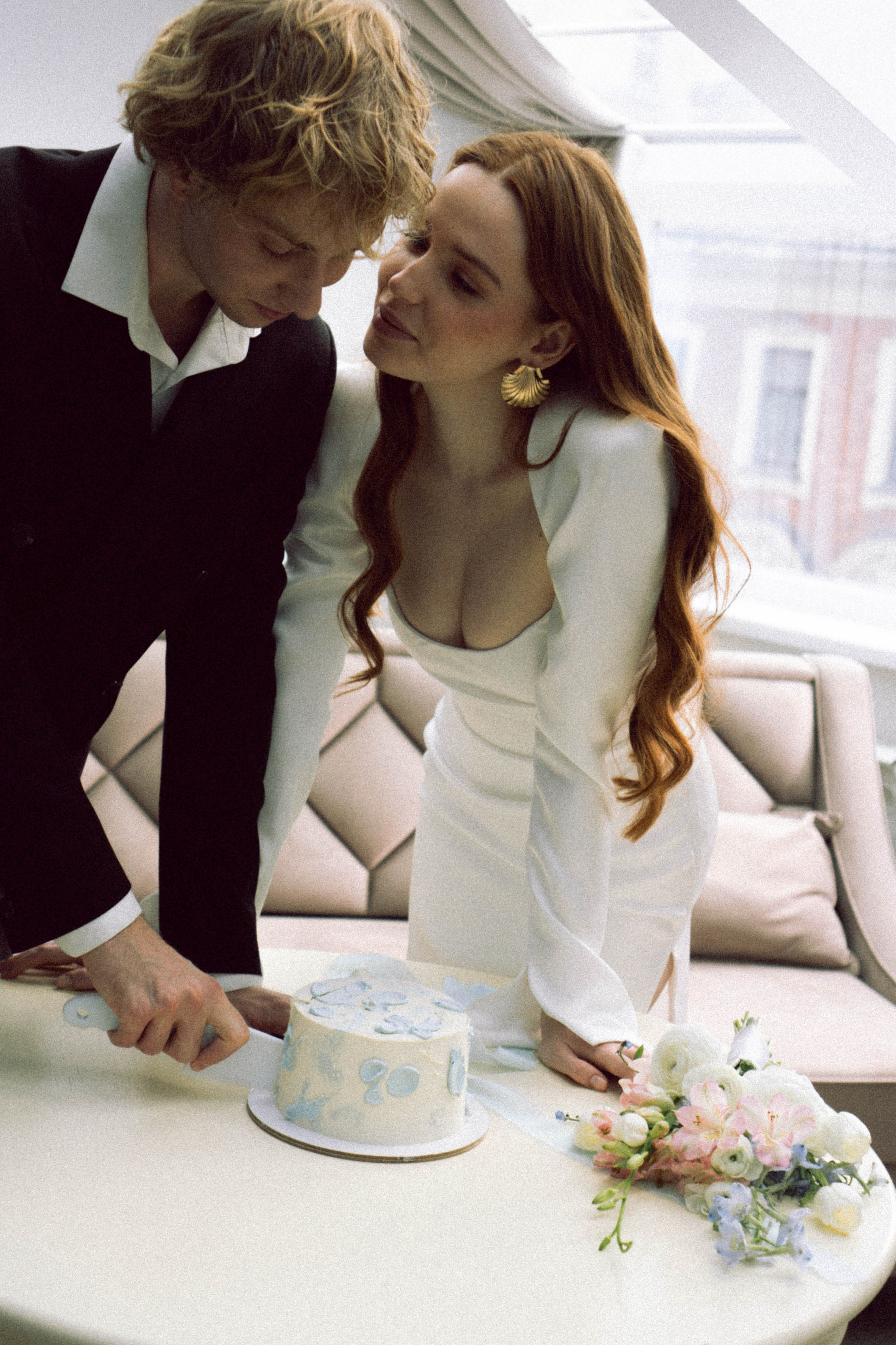 СВАДЕБНАЯ СЬЕМКА В ОТЕЛЕ. СБОРЫ ЖЕНИХА И НЕВЕСТЫ И ТАКЖЕ ТОР И ПОДГОТОВКА К ПРОГУЛКЕ. Профессиональный фотограф, Санкт-Петербург — Виктория Богомолова