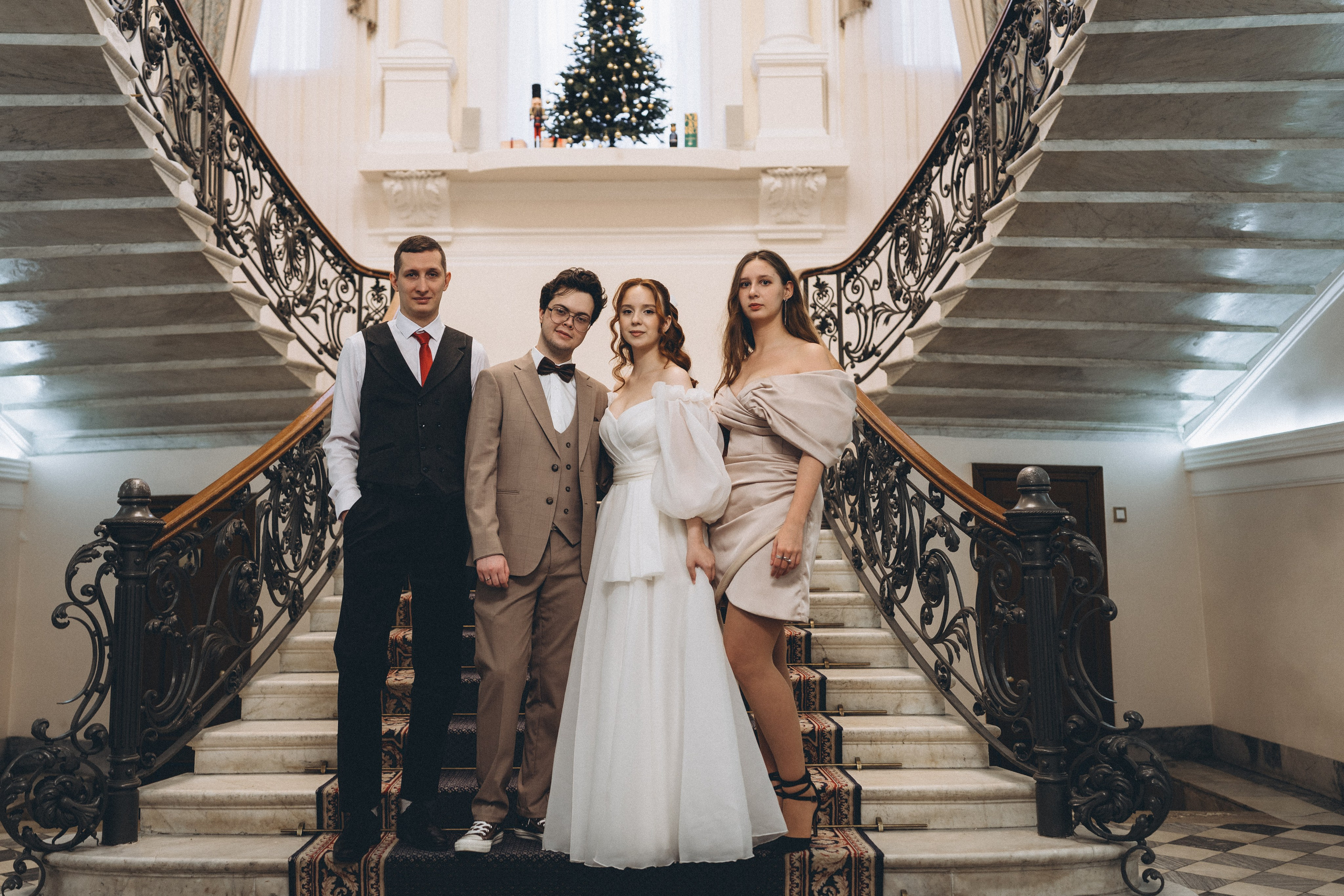 СВАДЕБНАЯ СЬЕМКА ВО ВТОРОМ ДВОРЦЕ С ГОСТЯМИ И ПРОГУЛКА В ТАВРИЧЕСКОМ САДУ. Профессиональный фотограф, Санкт-Петербург — Виктория Богомолова