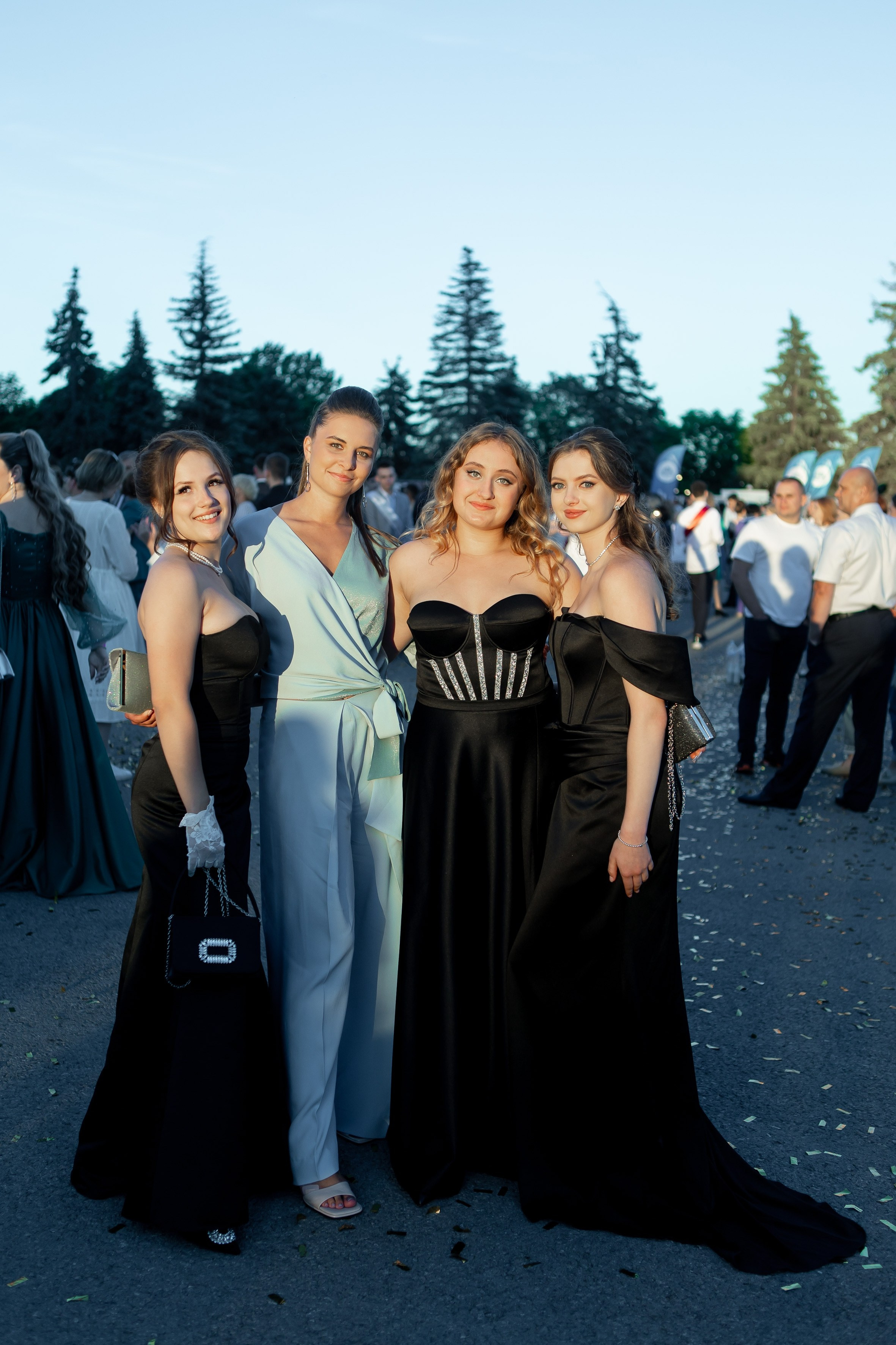 Выпускной Гимназия 12 2024 г. Свадебный и портретный Фотограф в Липецке Дмитрий Котюков