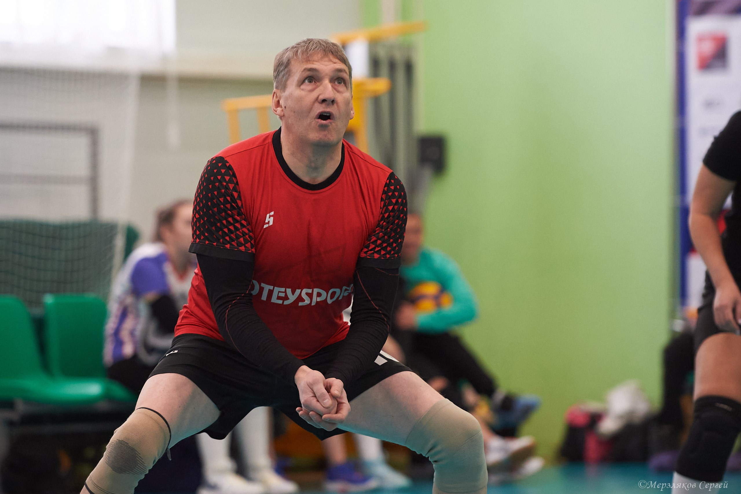 Новогодний волейбольный турнир. Ижевск. 16.12.23. Спортивный репортажный фотограф в Ижевске Сергей Мерзляков