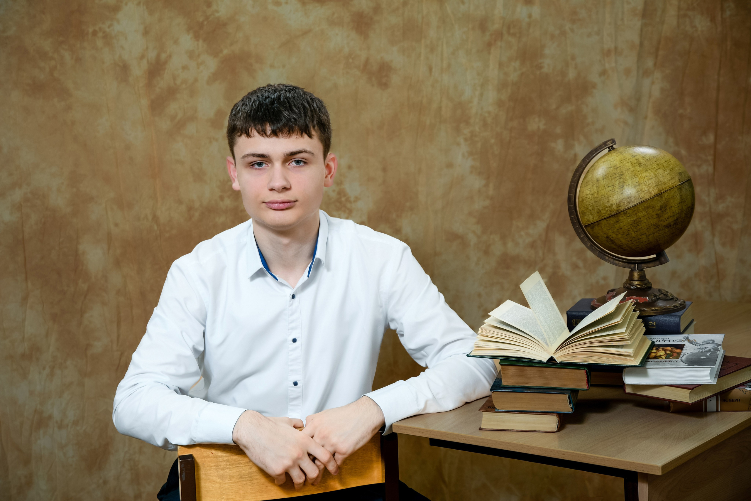 Студийная фотосессия для выпускного альбома в школе. Вячеслав Скрипник Фотограф Краснодар