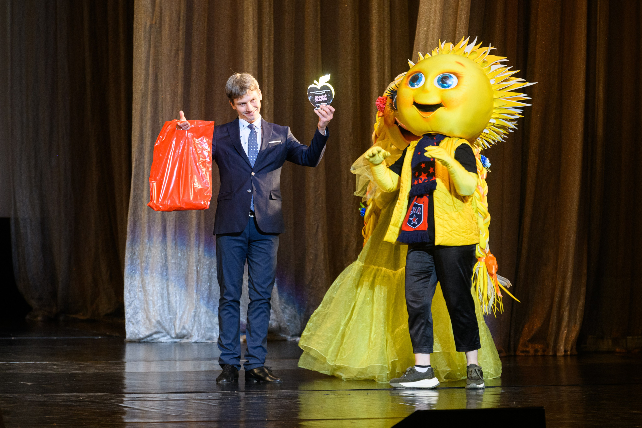 23 апреля, часть 1, БКЗ Октябрьский, г. Санкт-Петербург. Золотое яблочко