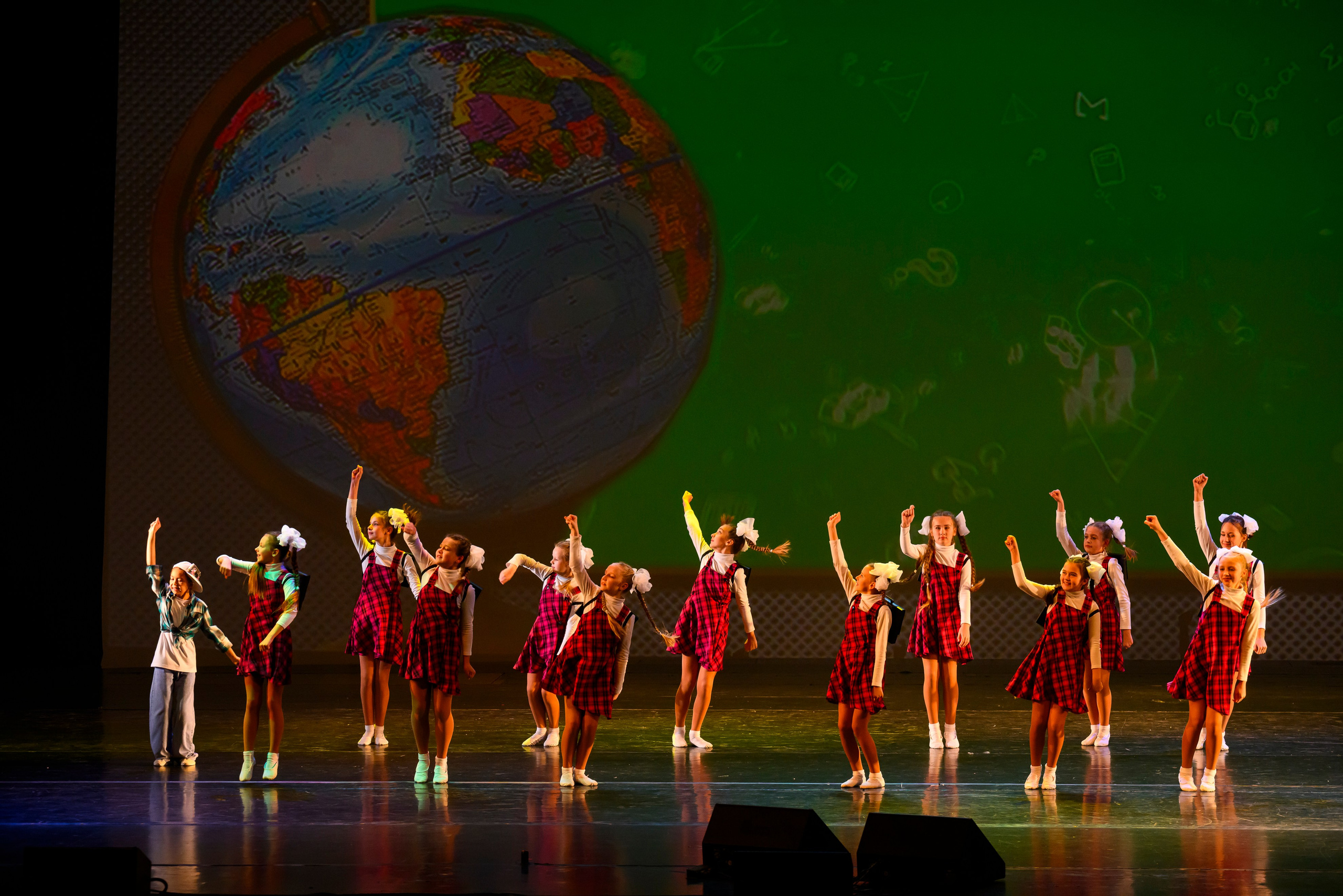 23 апреля, часть 1, БКЗ Октябрьский, г. Санкт-Петербург. Золотое яблочко