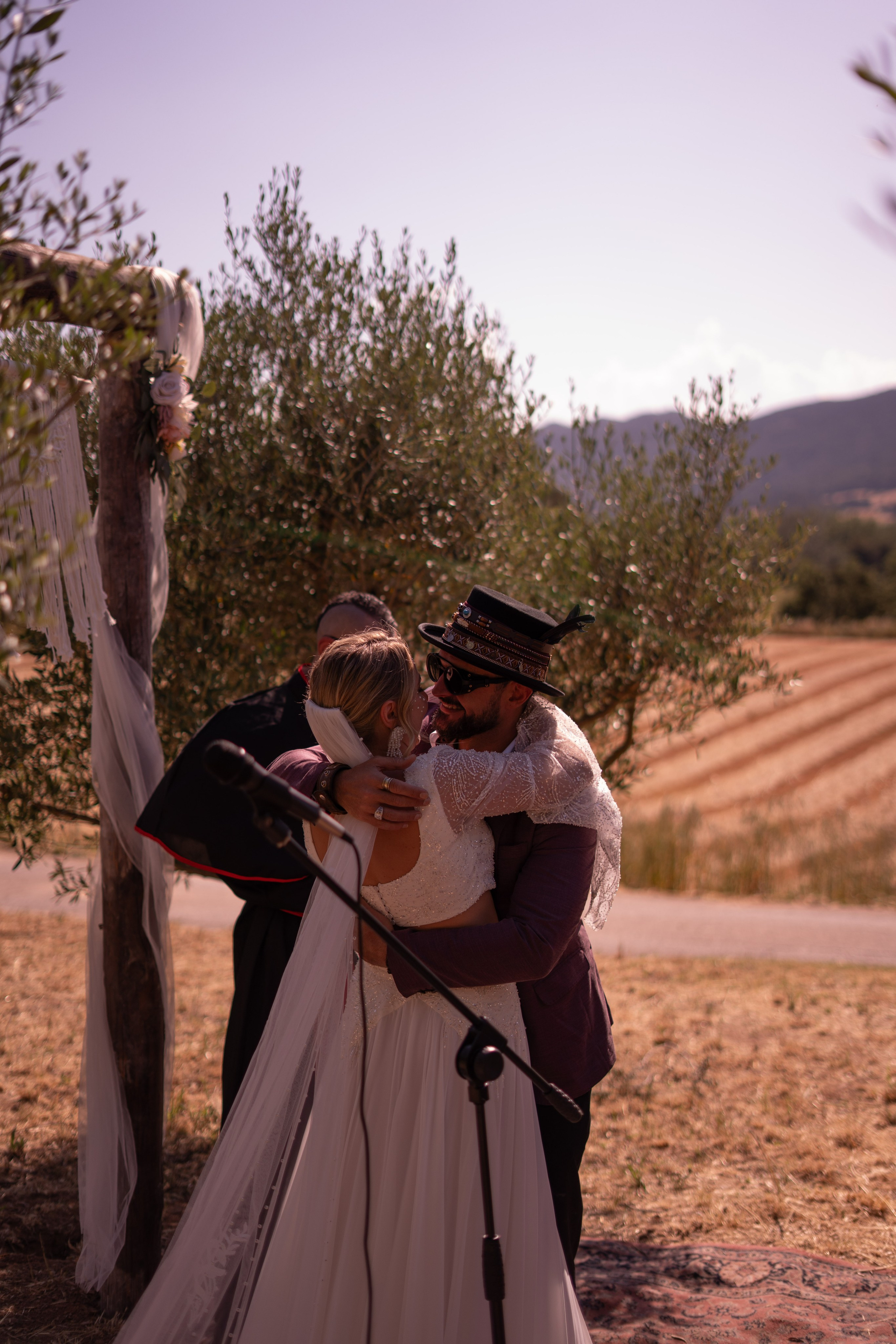 Stasy and Roberto. Wedding Photographer in Barcelona and Medellin