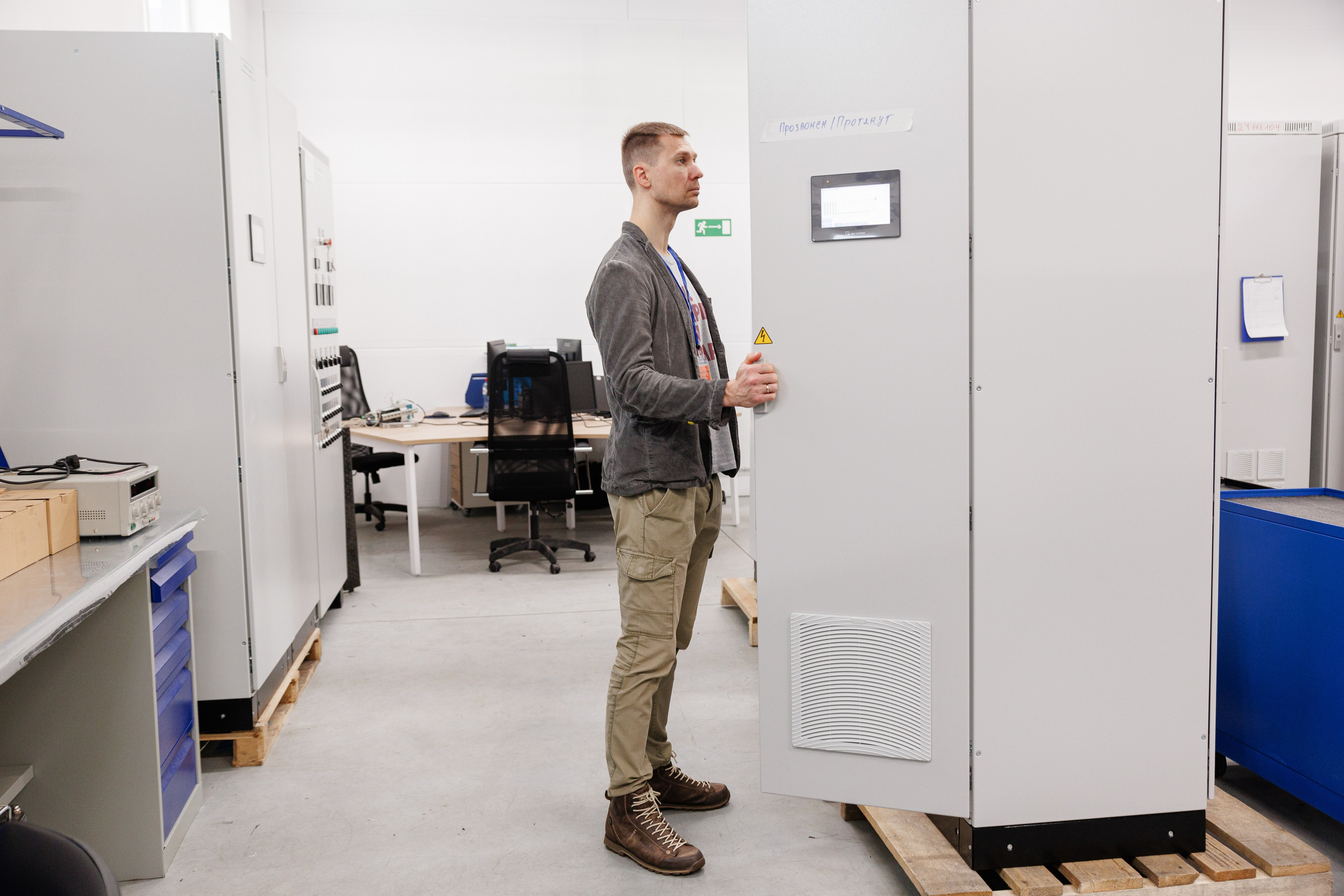 Вольтаг — Экскурсия по производству. Контент для бизнеса в Екатеринбурге Полдень Медиа