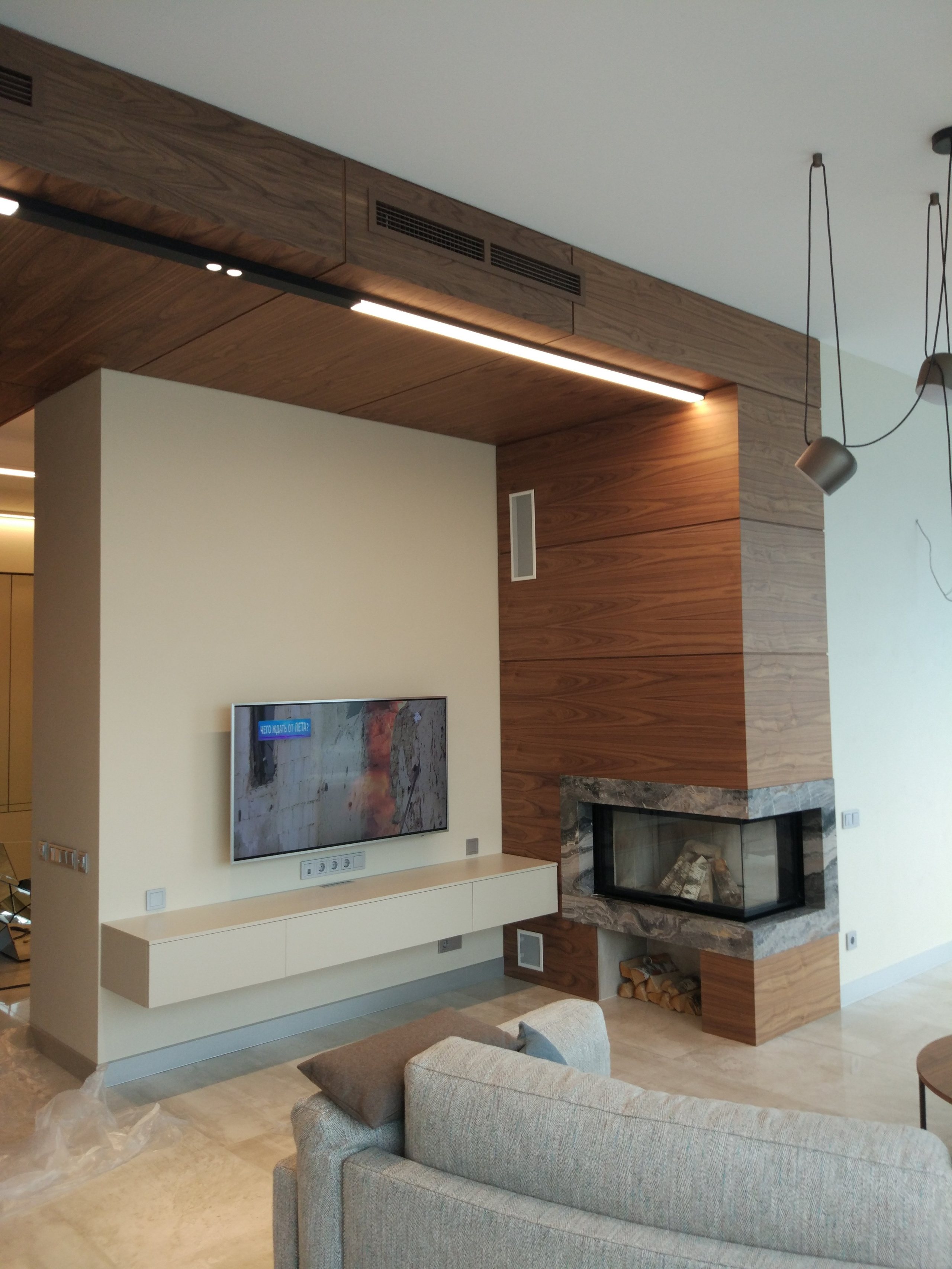 В портфолио вы можете увидеть фото исключительно наших работ. Мебель на заказ по индивидуальным проектам