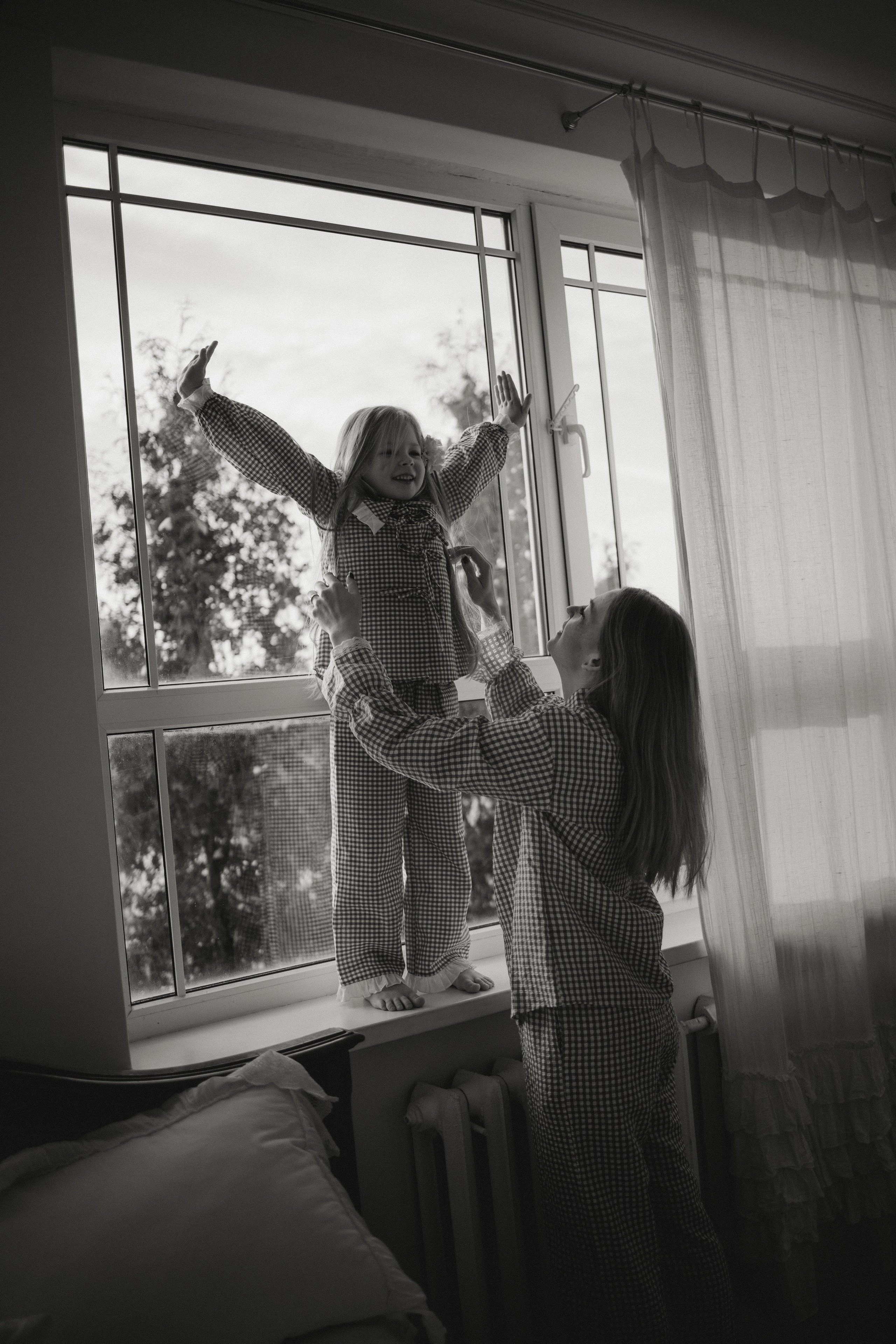 Та самая милая фотосессия мамы и доченьки в студии (февраль, 2026г), г. Обнинск (Калужская обл.). Надежда Стар семейный и церковный фотограф в Жукове и Калужской области