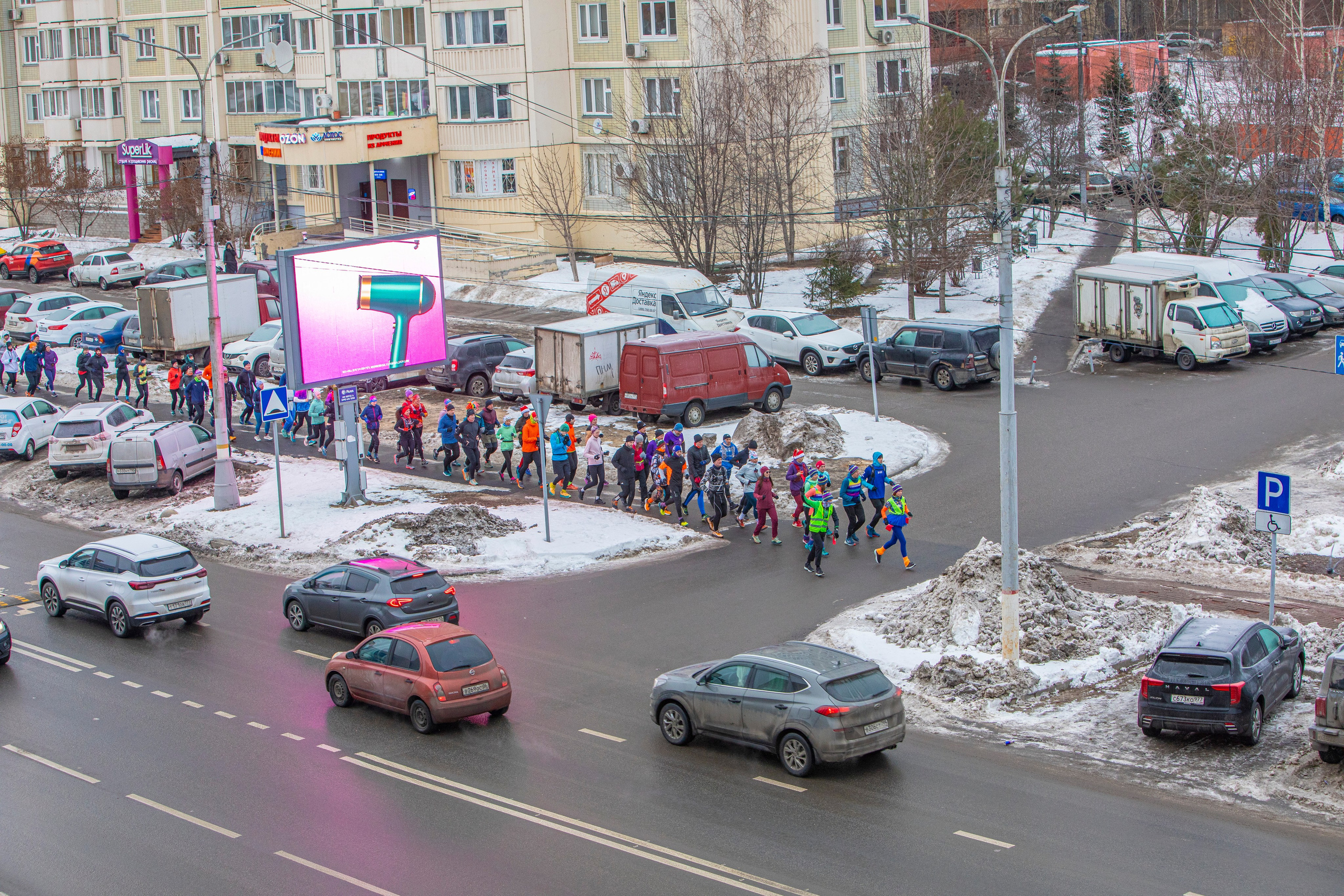 Марафон у дома, этап Химки 22.12.24. Фотограф Сергей Ловкий