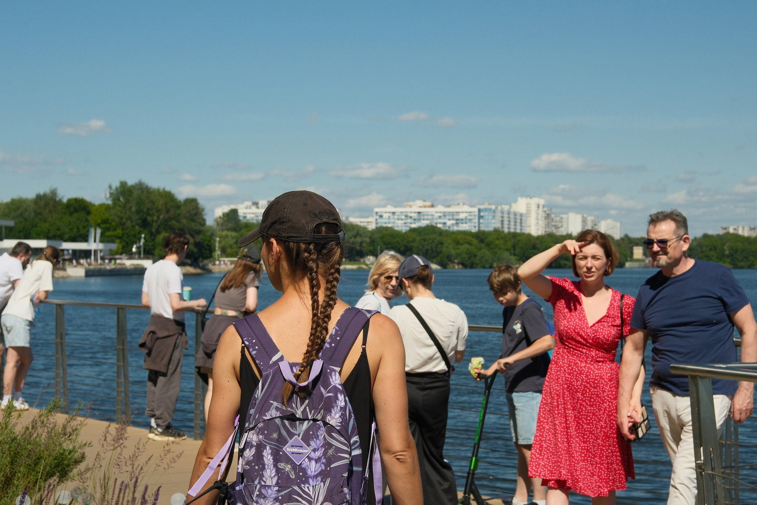 Улица, люди, жизнь…