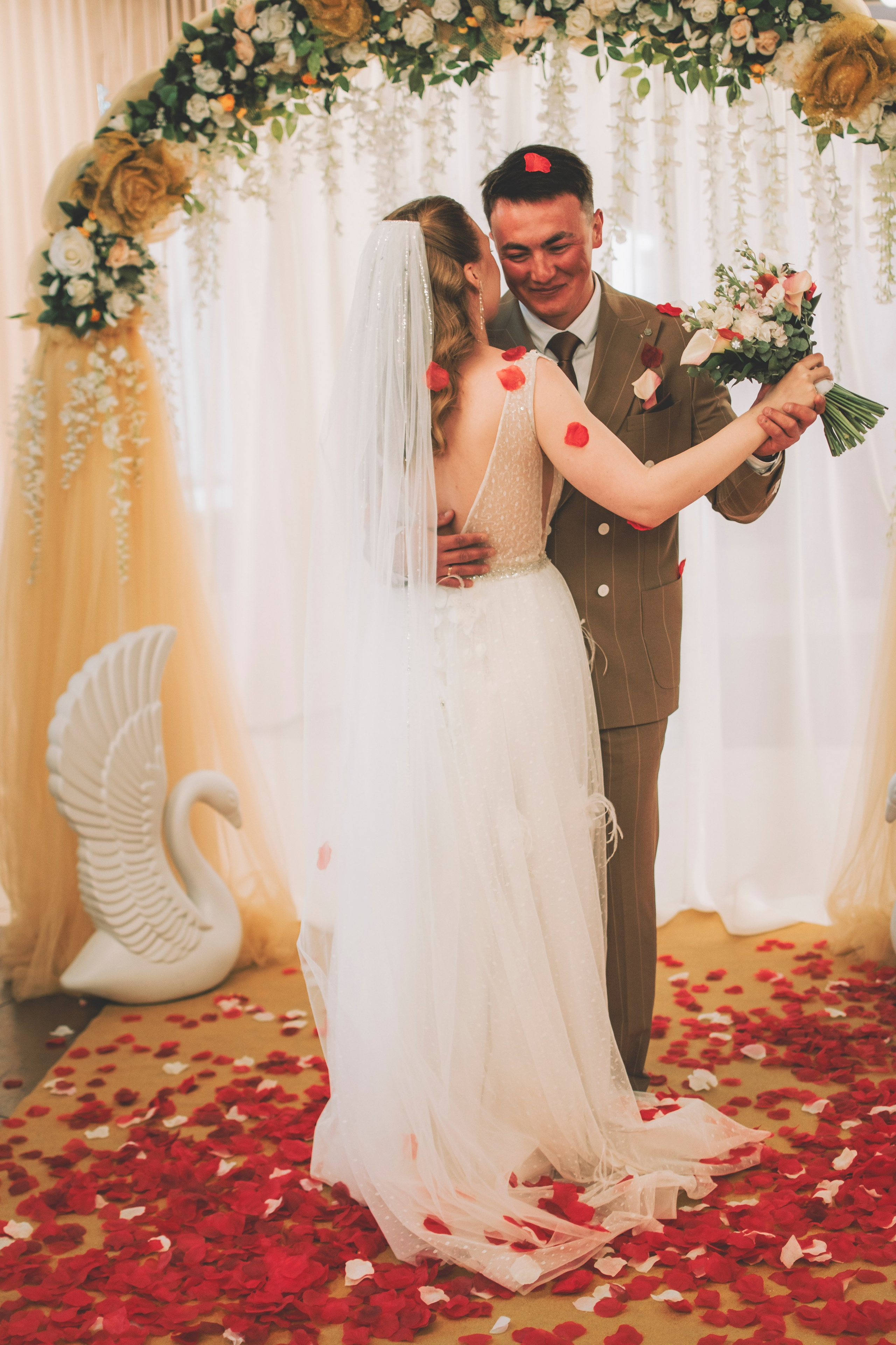 Альберт и Анастасия (Студийная фотосессия, роспись в ДК Нефтяник + фотосессия с гостями). Семейный и свадебный фотограф Губкинский и Ставрополь