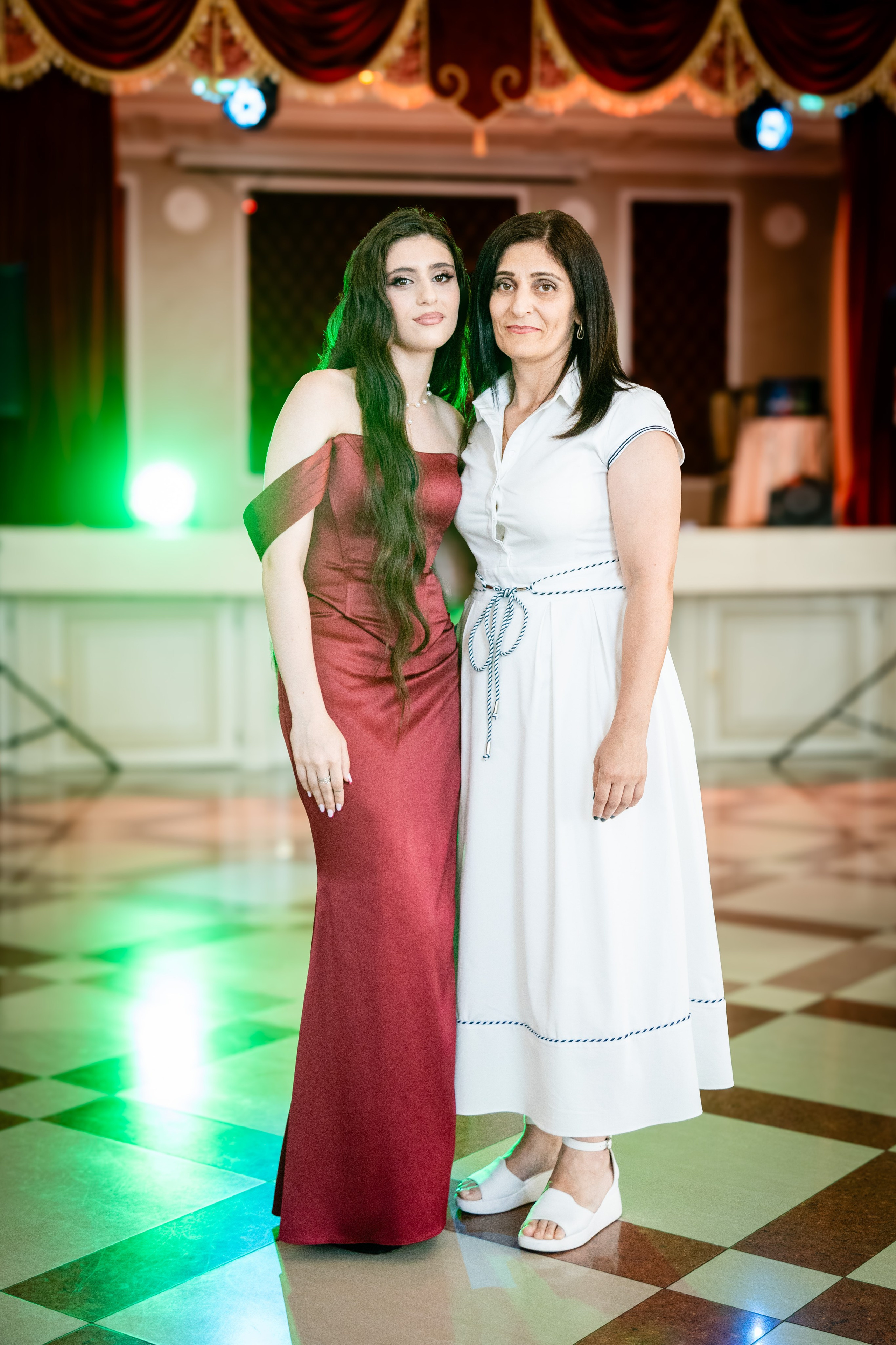 Школьный выпускной. Детский фотограф видеограф в Хабаровске Михаил Орлов