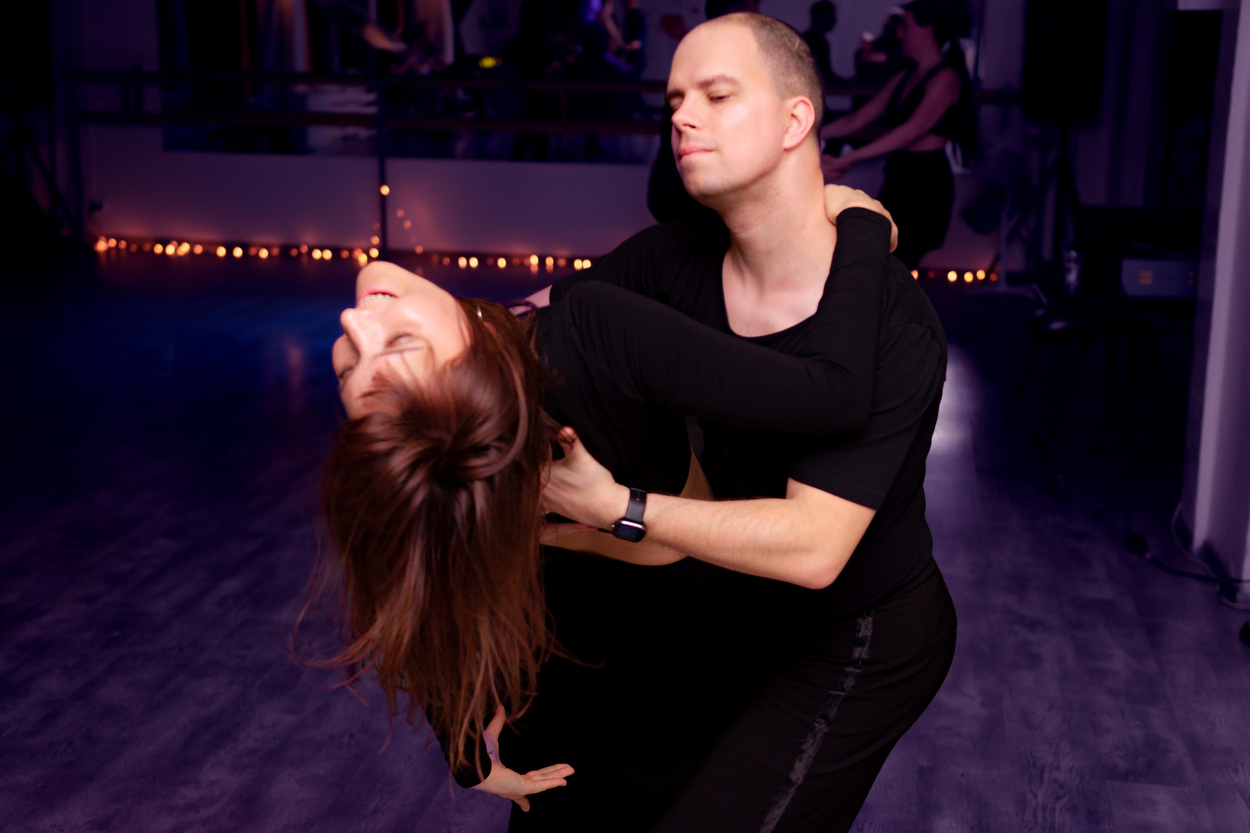 Вечеринка в школе танцев Dance cafe