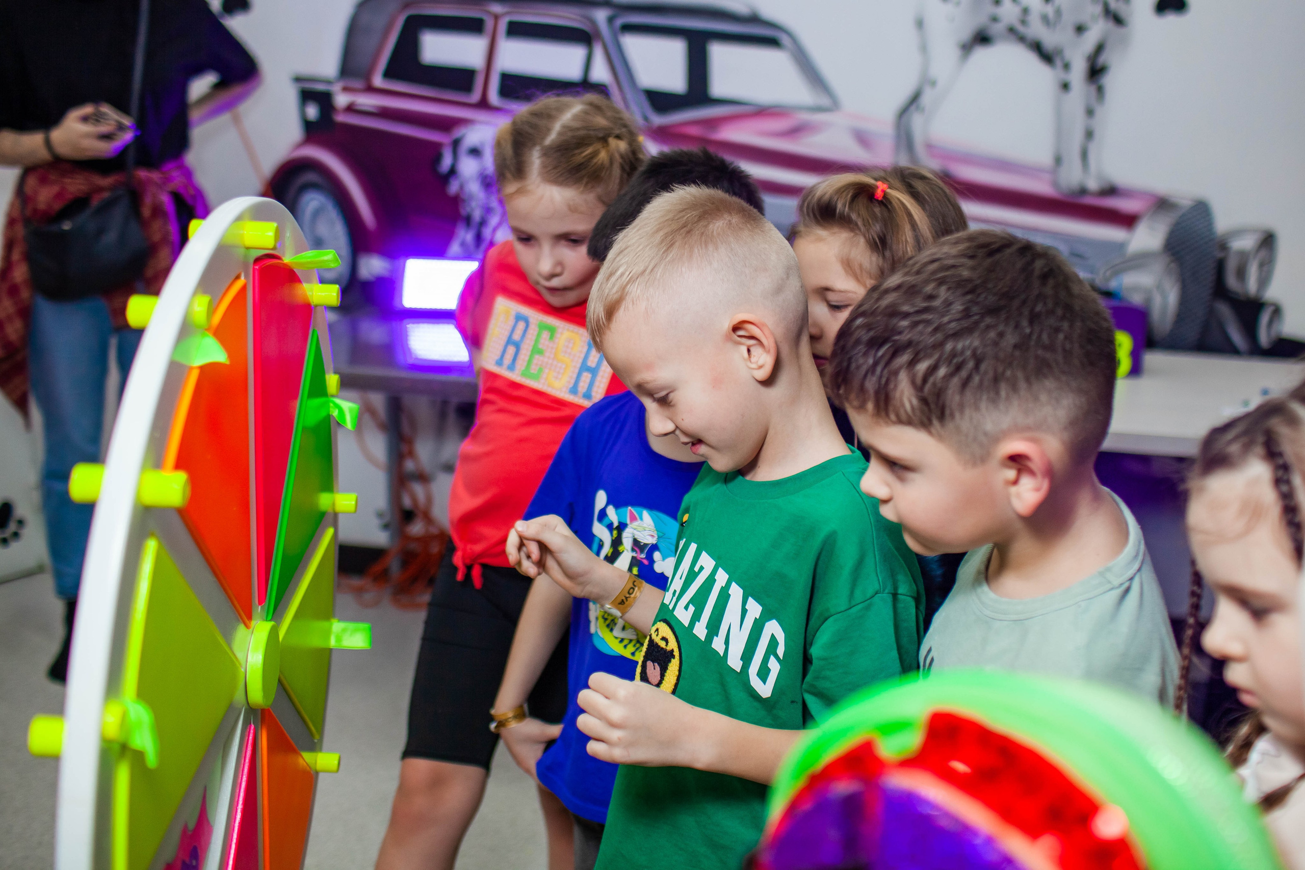 Неон Челендж День рождения Ярослава. Детский и семейный фотограф в Санкт-Петербурге Елизавета Сорокина