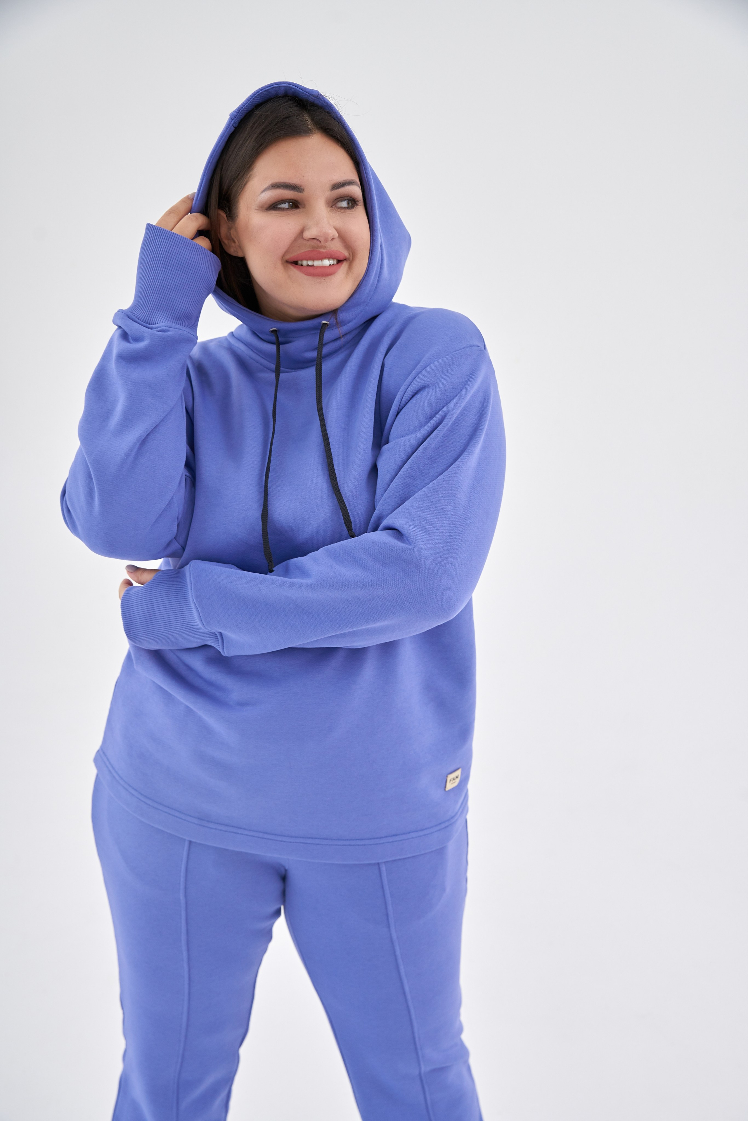 Элеонора, 52-54, 170 см. KED Production — продакшн из СПб. Создаём фото, видео и контент, который помогает брендам и селлерам продавать больше