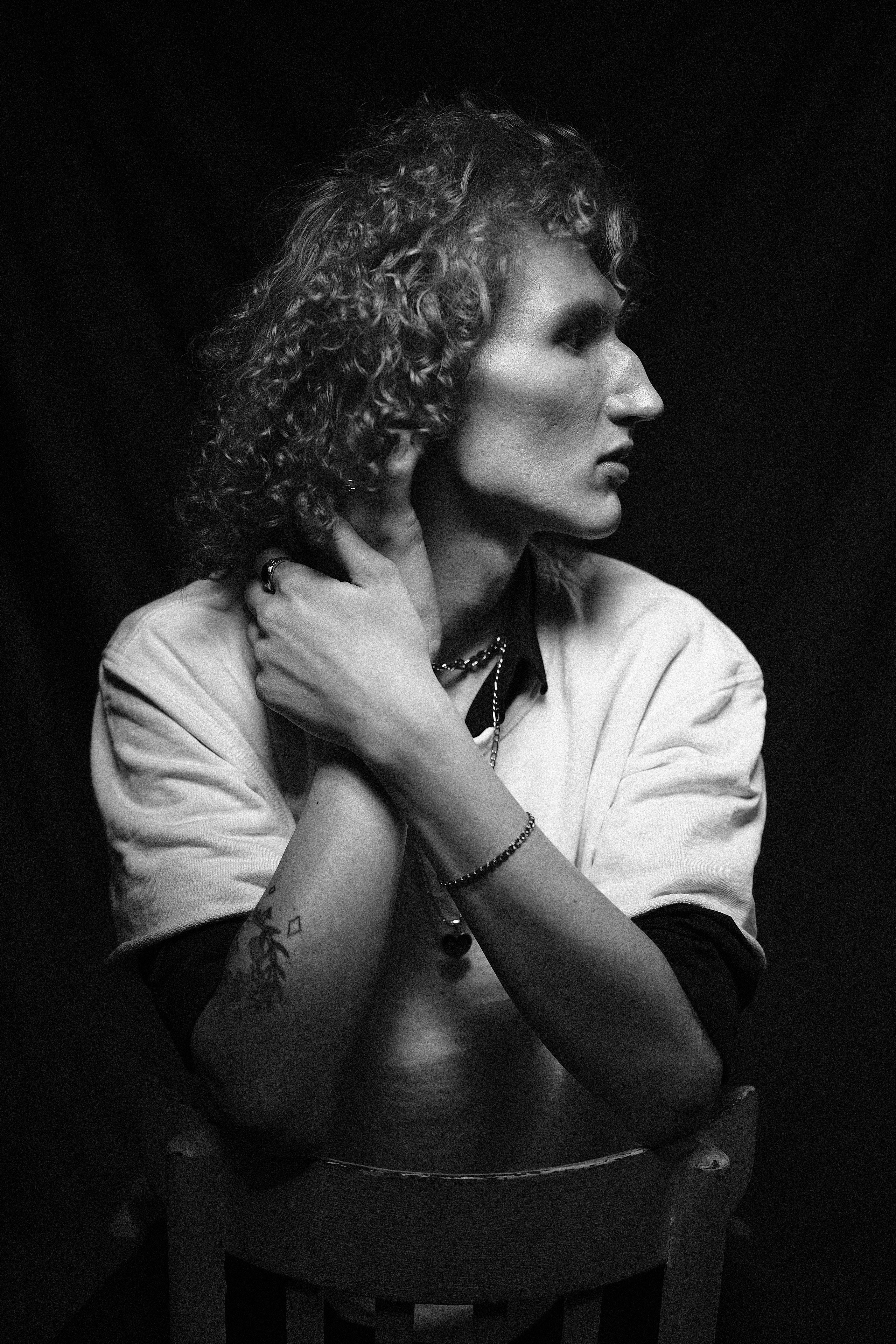 отограф Михаил Гуляев. Фотосессия в Новосибирске. Фотосессия в студии Новосибирск. Мужские фотографии.