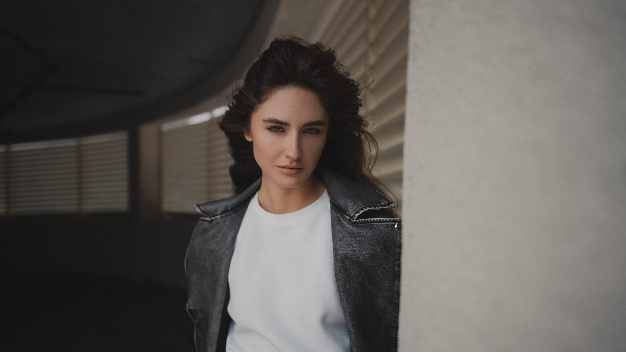 Photoshoot with Nastya in a Parking Lot — Anton Avanzato