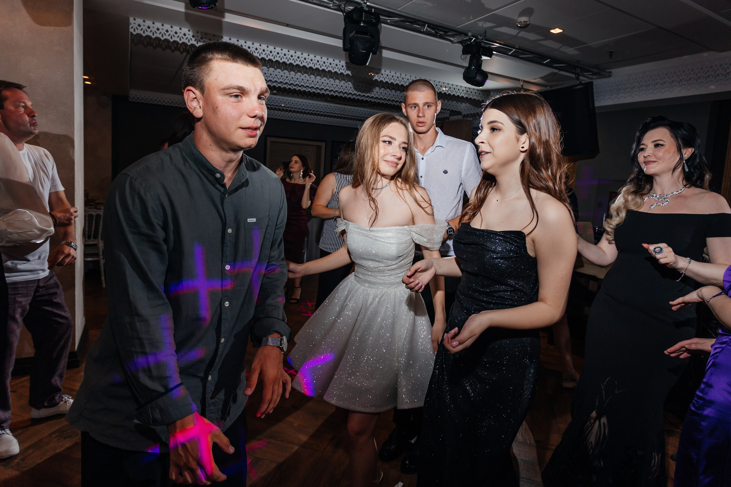 Выпускной 11 «А». Школа № 42. Свадебный фотограф в Краснодаре Николай Крауз