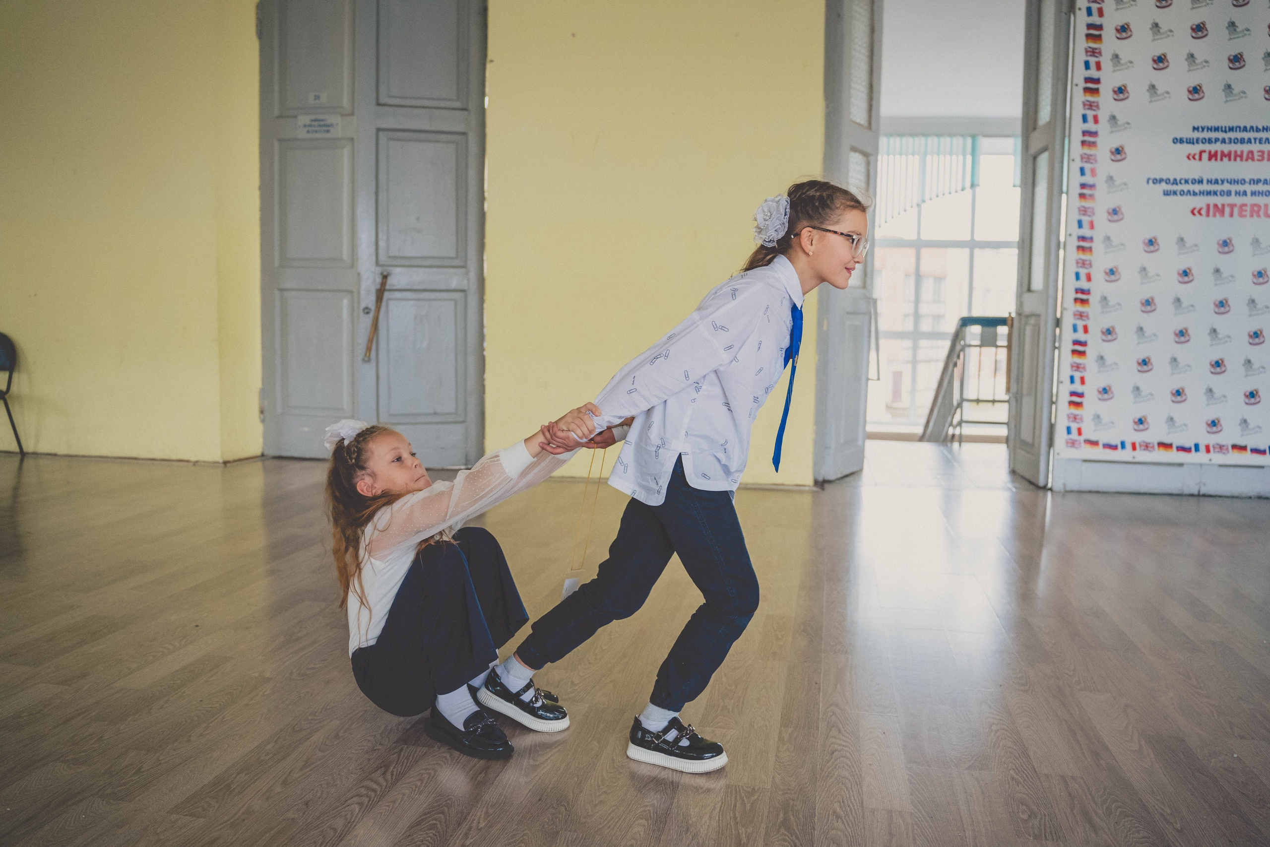 Классбук Гимназия 32 Иваново. Ирина Коновалова школьный фотограф. Выпускные альбомы Ярославль